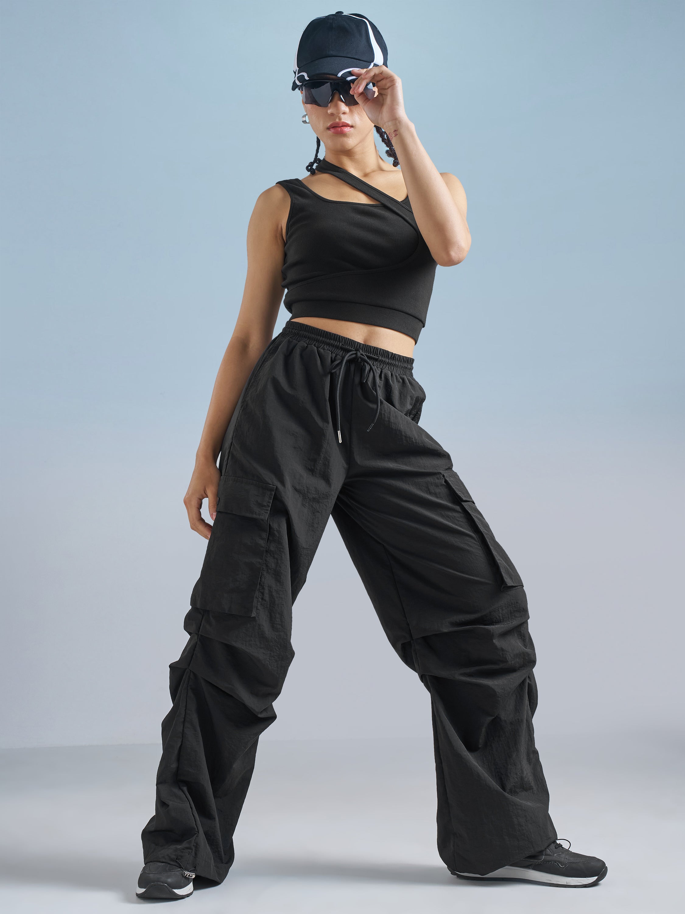 Street By Tokyo Talkies Women Black Solid Loose Fit Cargos - Black - Image 2