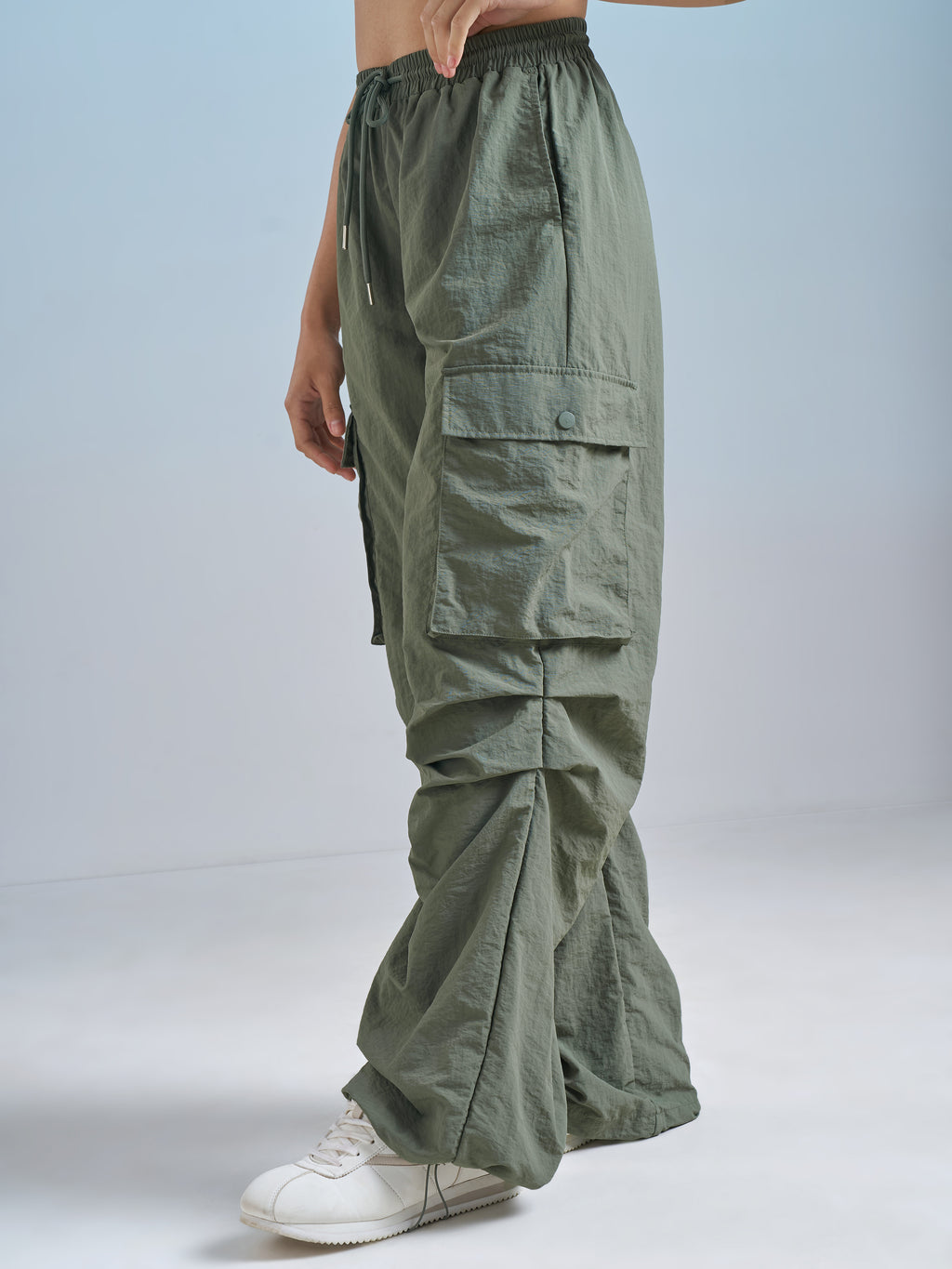 Street By Tokyo Talkies Women Green Solid Loose Fit Cargos - Green - Image 4