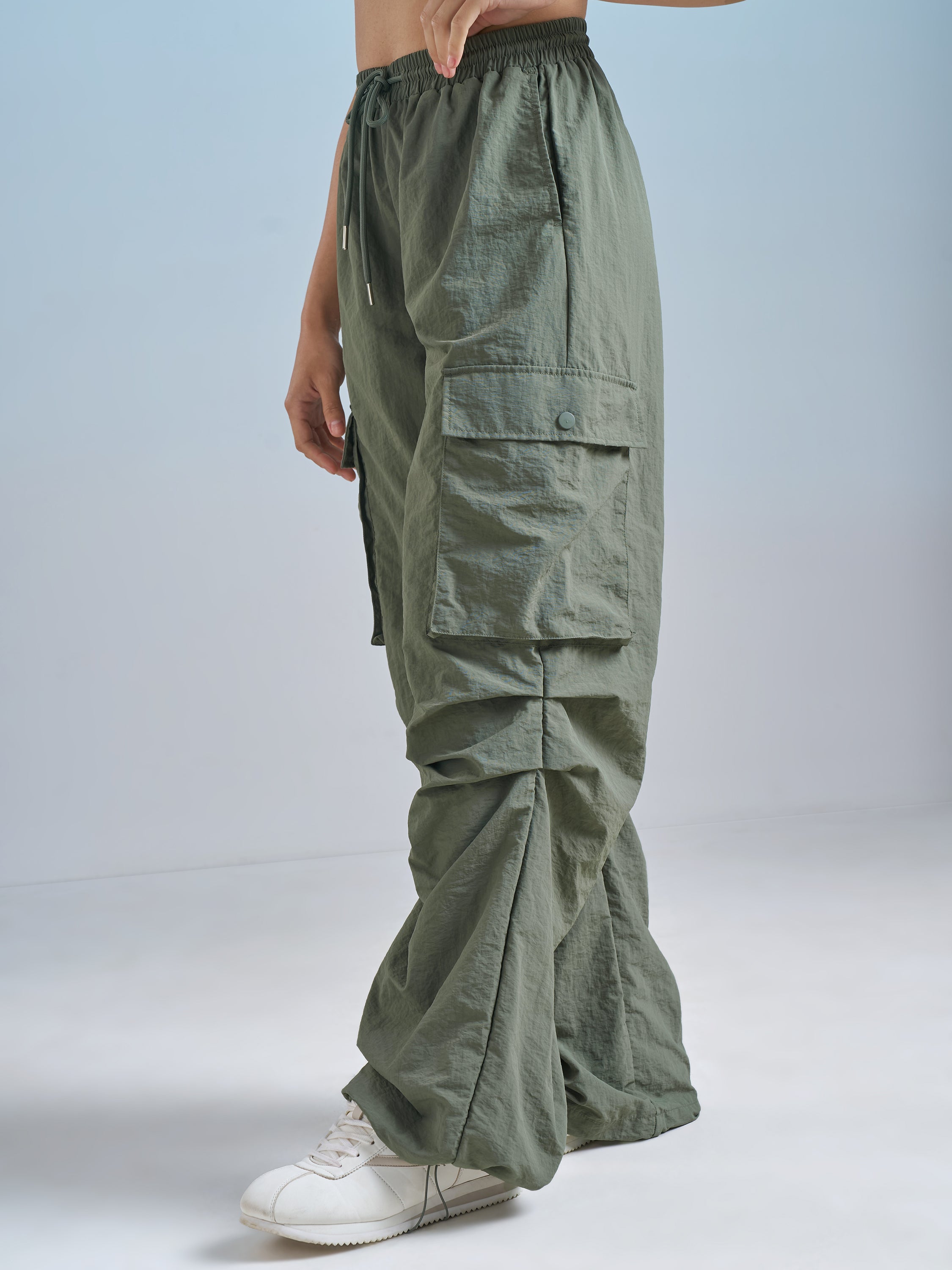 Street By Tokyo Talkies Women Green Solid Loose Fit Cargos - Green - Image 4