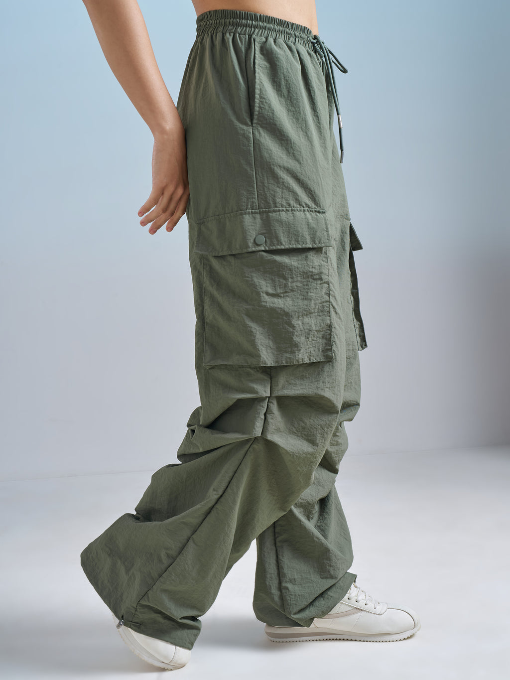 Street By Tokyo Talkies Women Green Solid Loose Fit Cargos - Green - Image 6