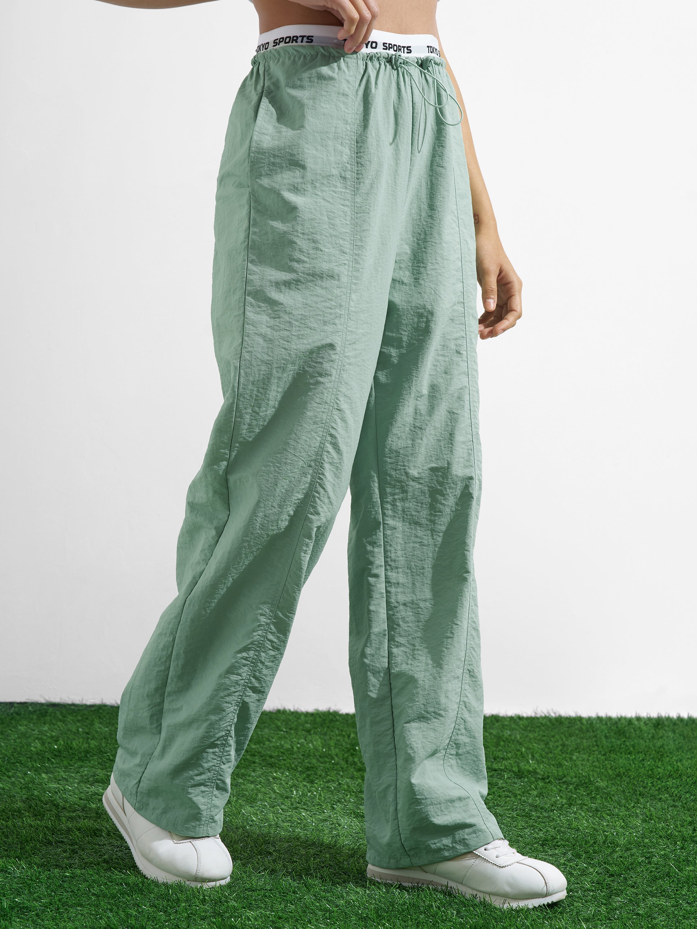 Street By Tokyo Talkies Women Green Solid Relaxed Fit Cargos - Green - Image 6
