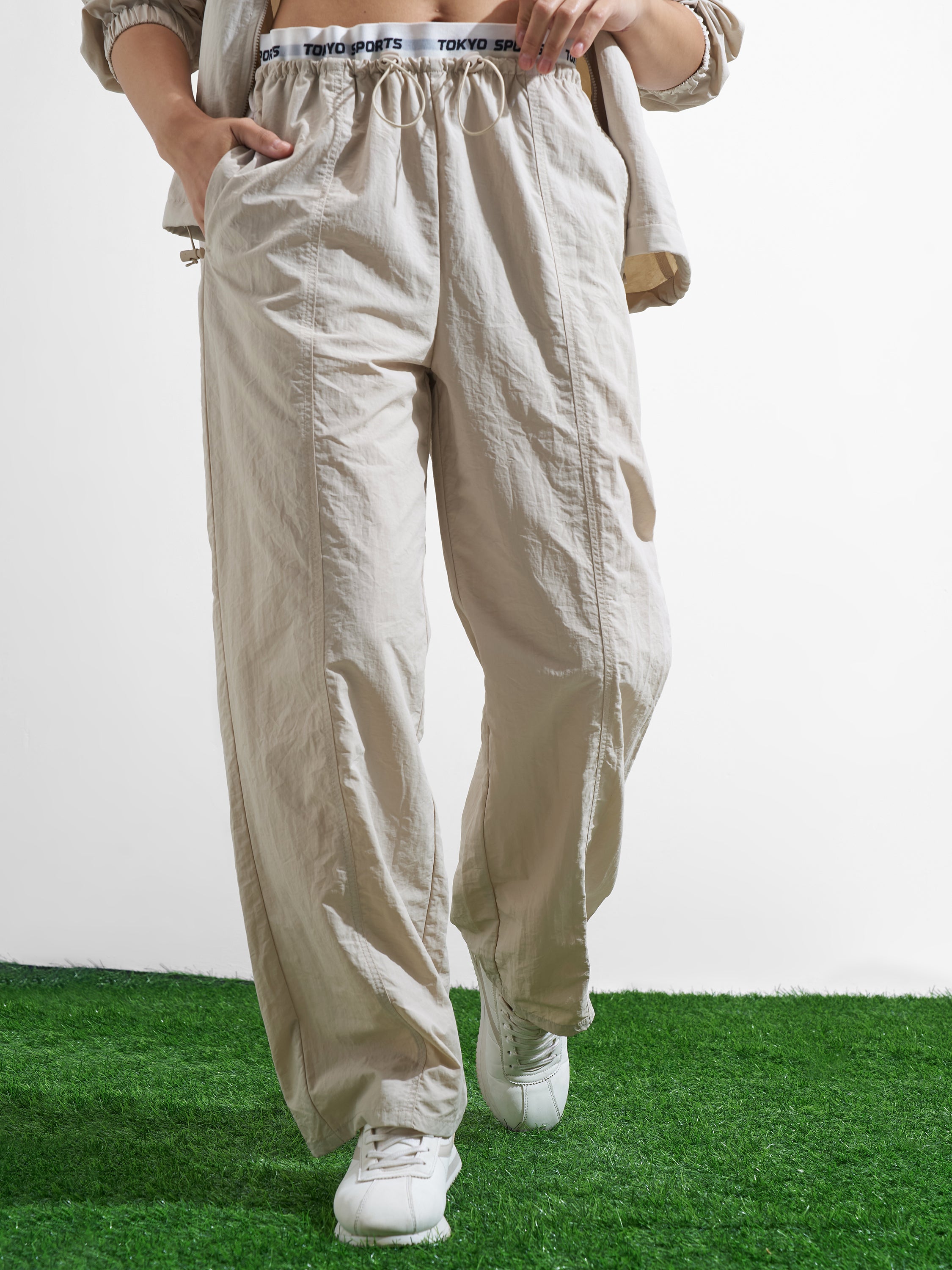 Street By Tokyo Talkies Women Beige Solid Relaxed Fit Cargos - Beige - Image 1