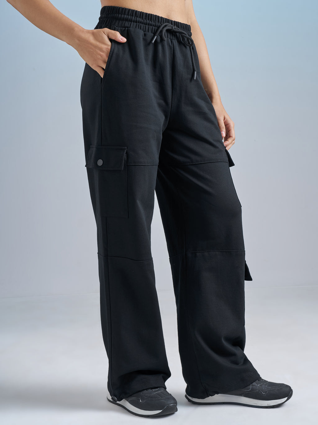 Street By Tokyo Talkies Women Black Solid Relaxed Fit Cargos - Black - Image 6