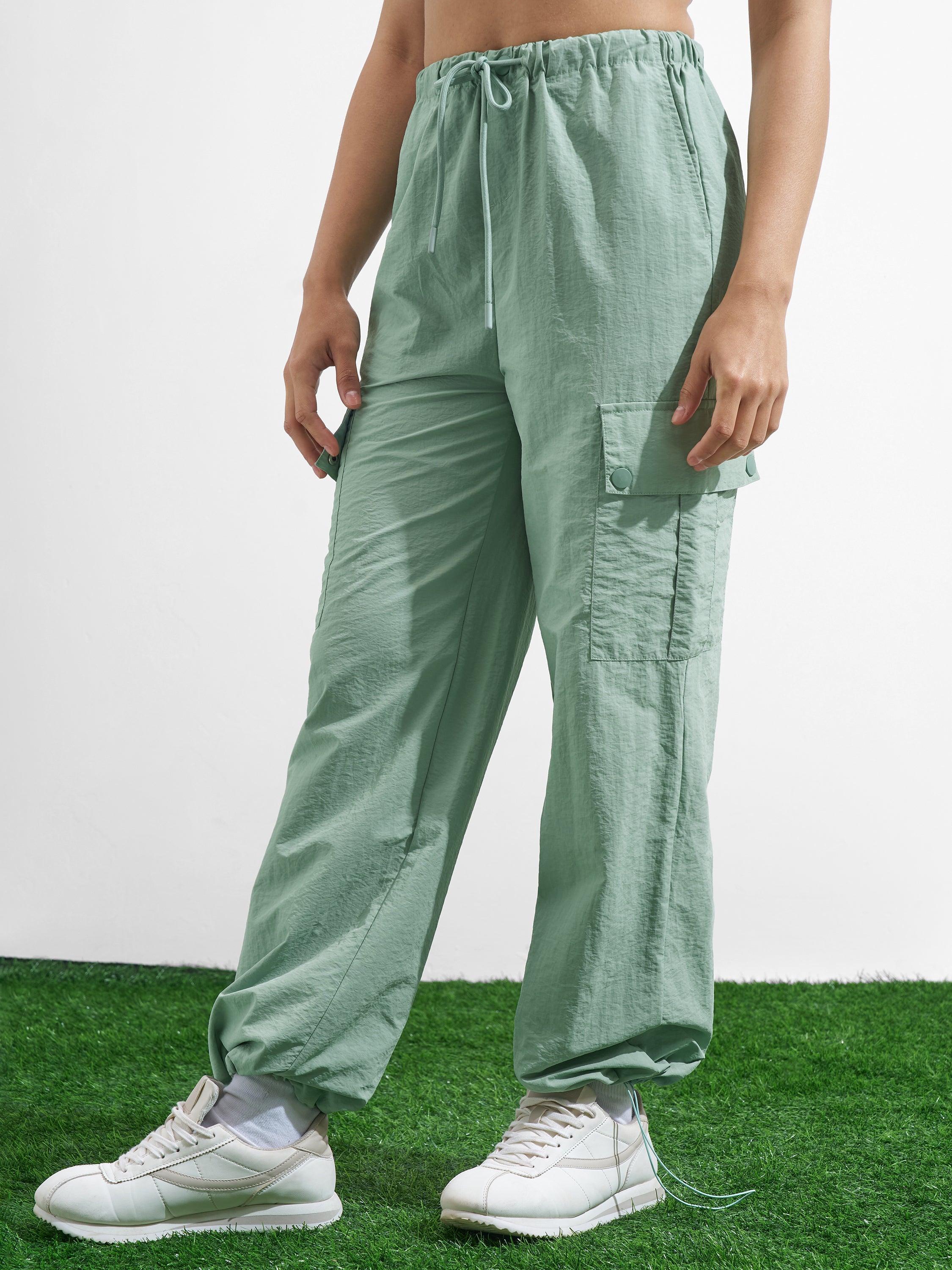 Street By Tokyo Talkies Women Green Solid Regular Fit Cargos - Green - Image 4