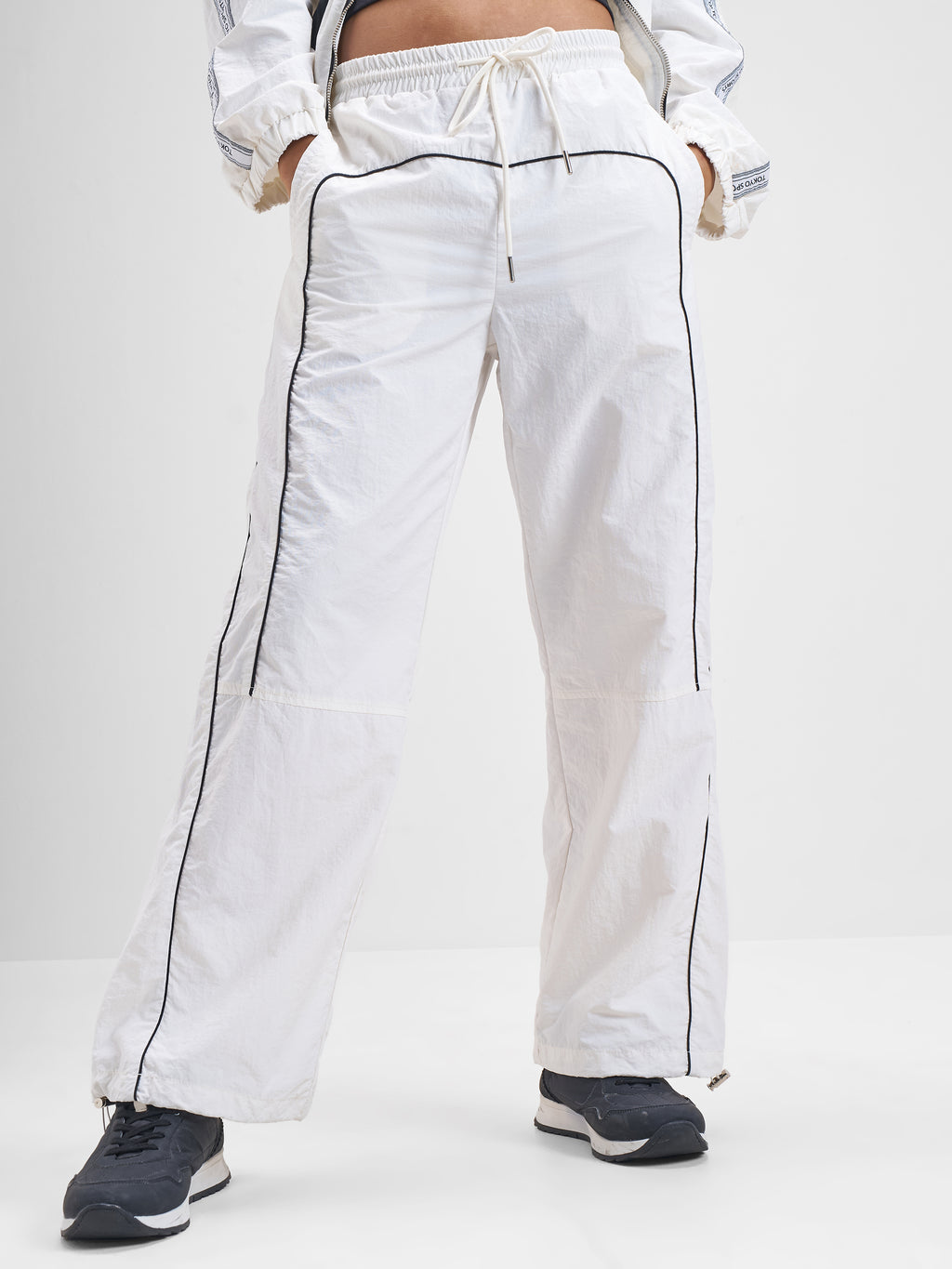 Street By Tokyo Talkies Women White Solid Straight Fit Regular Trouser - White - Image 1