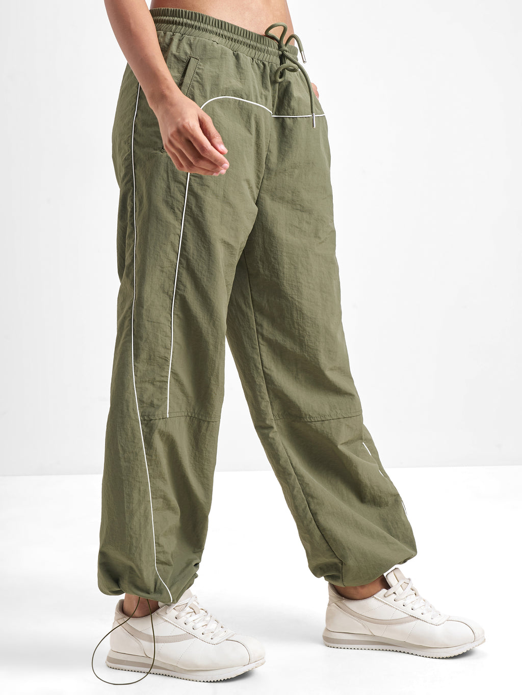 Street By Tokyo Talkies Women Green Solid Straight Fit Regular - Green - Image 6
