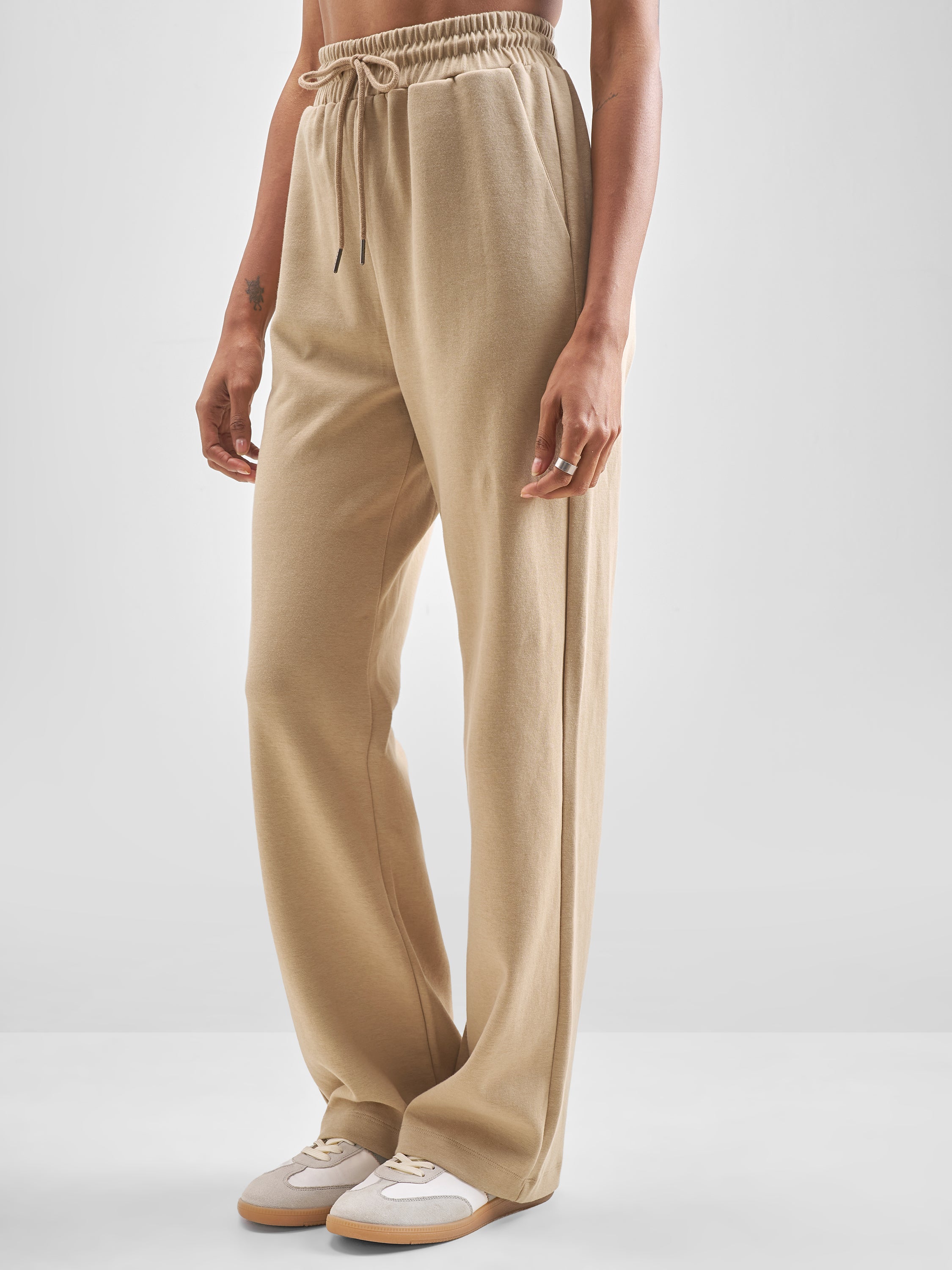 Street By Tokyo Talkies Women Beige Solid Regular Fit Trouser - Beige - Image 4
