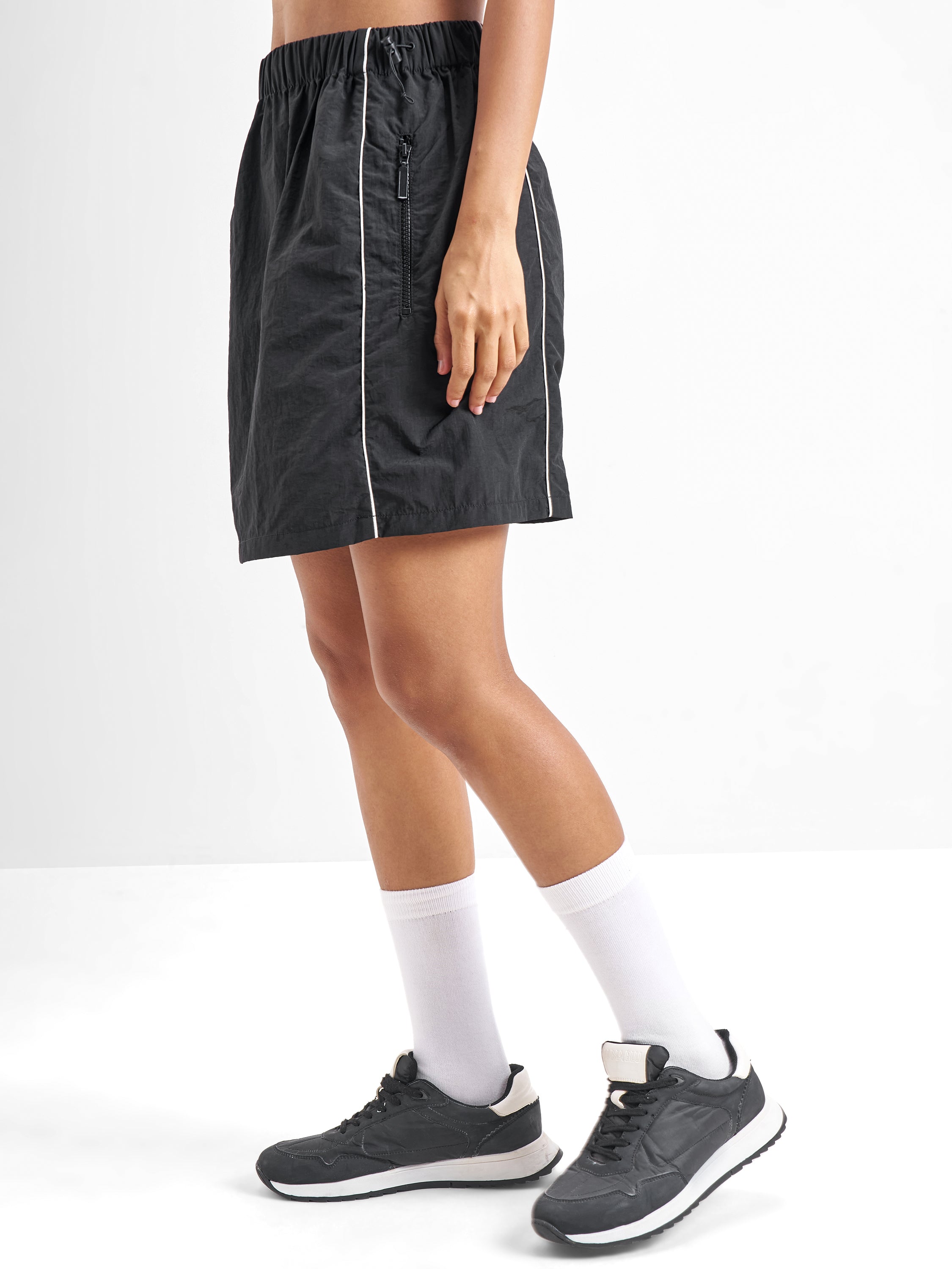 Street By Tokyo Talkies Women Black Mini Skirt - Black - Image 4