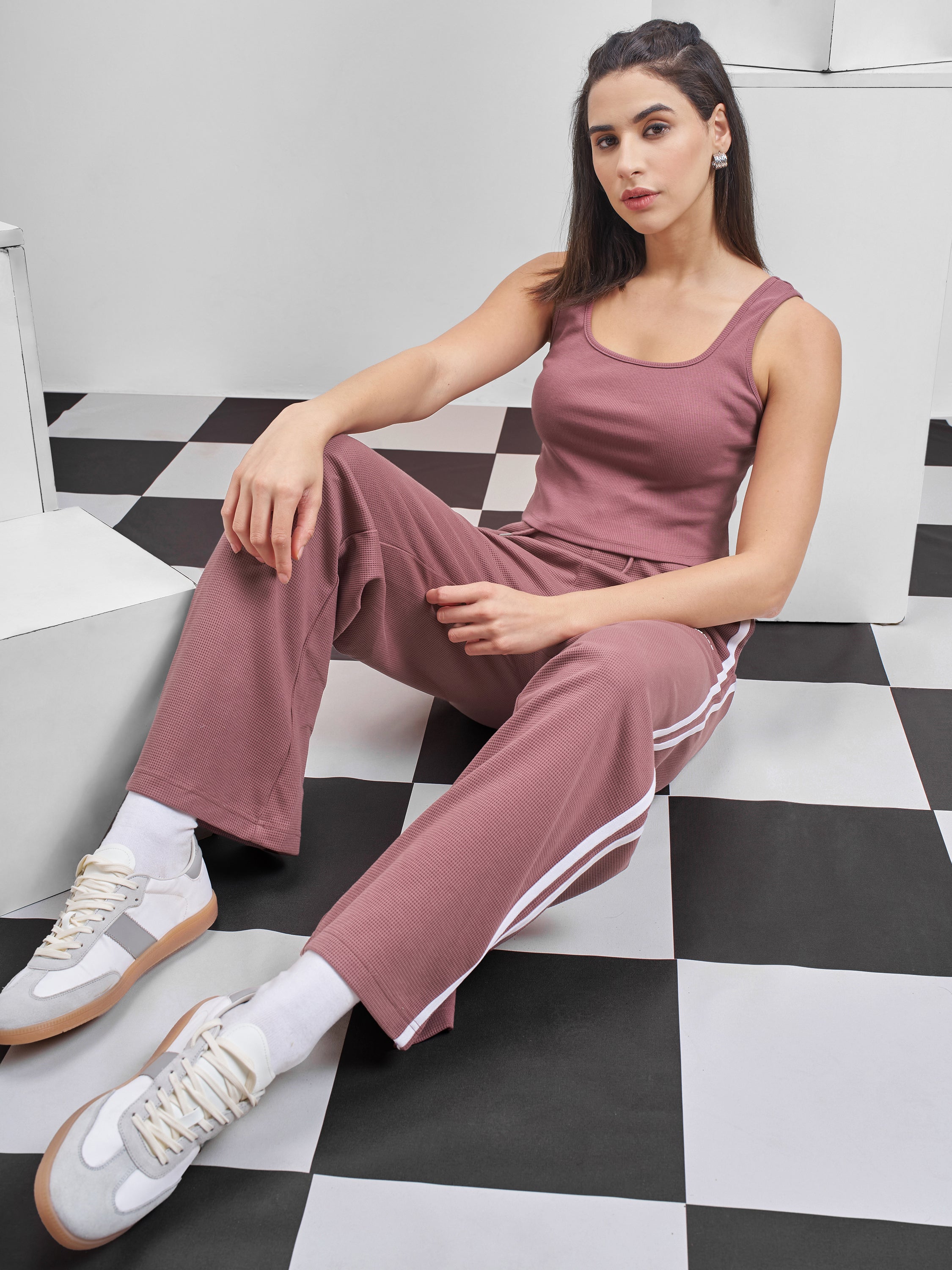 Street By Tokyo Talkies Women Mauve Solid Regular Top - Mauve - Image 2