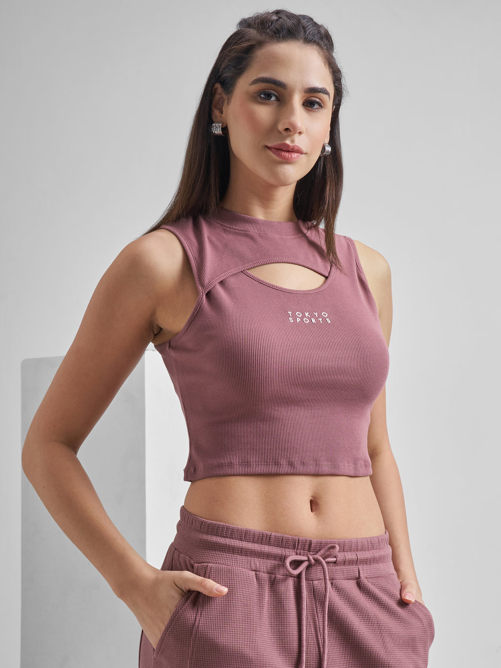 Street By Tokyo Talkies Women Mauve Solid Regular Top - Mauve - Image 6