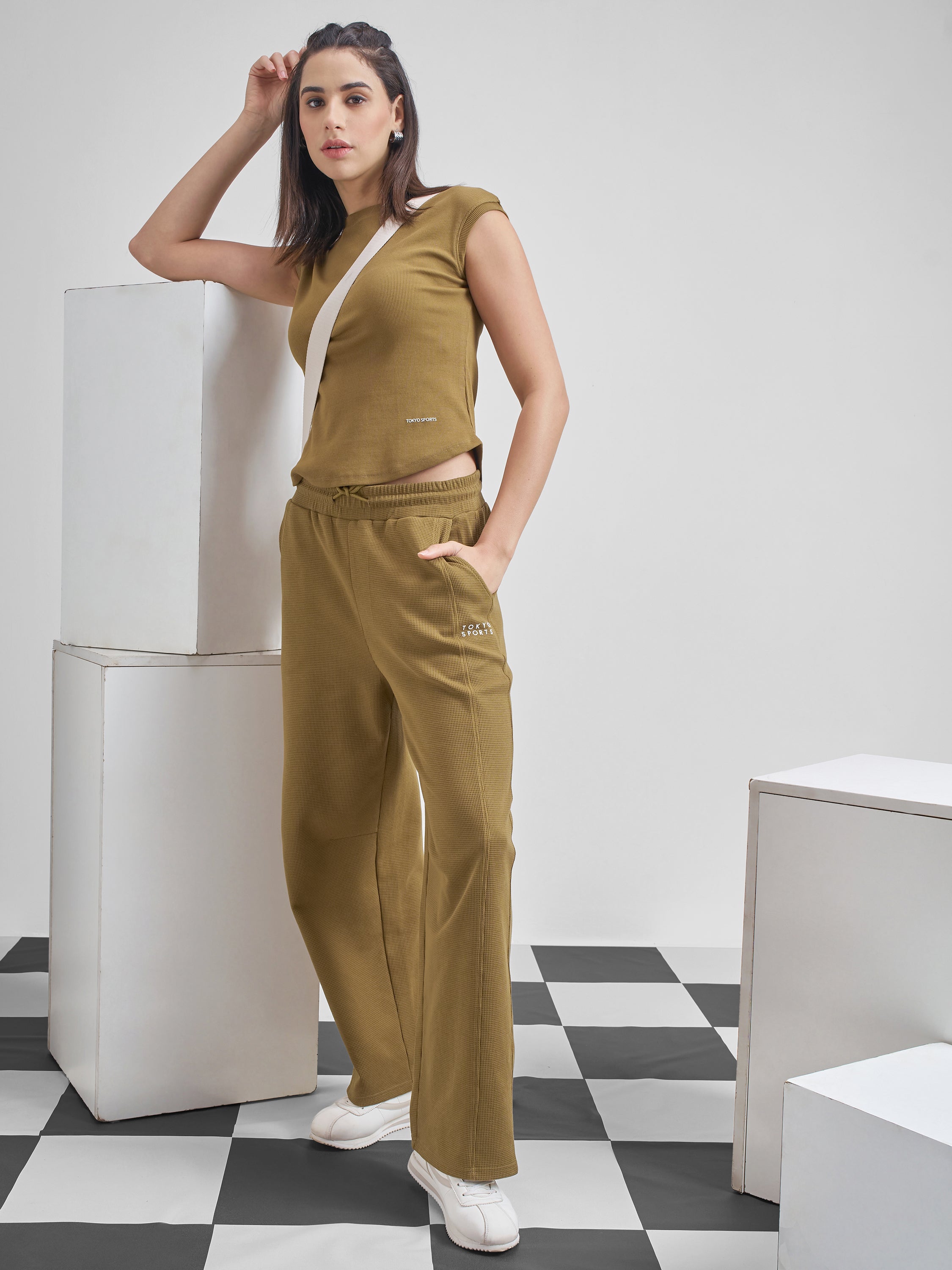 Street By Tokyo Talkies Women Brown Solid Regular Top - Brown - Image 2