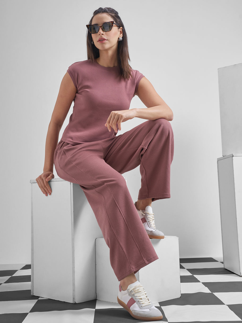 Street By Tokyo Talkies Women Mauve Solid Regular Top - Mauve - Image 2