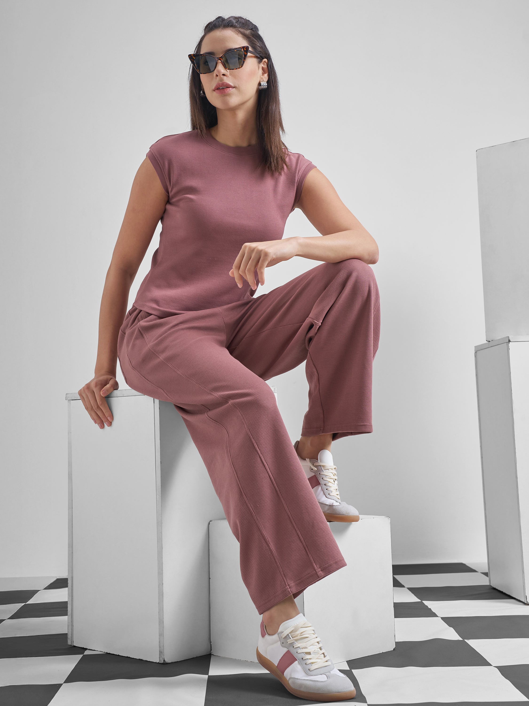 Street By Tokyo Talkies Women Mauve Solid Regular Top - Mauve - Image 2