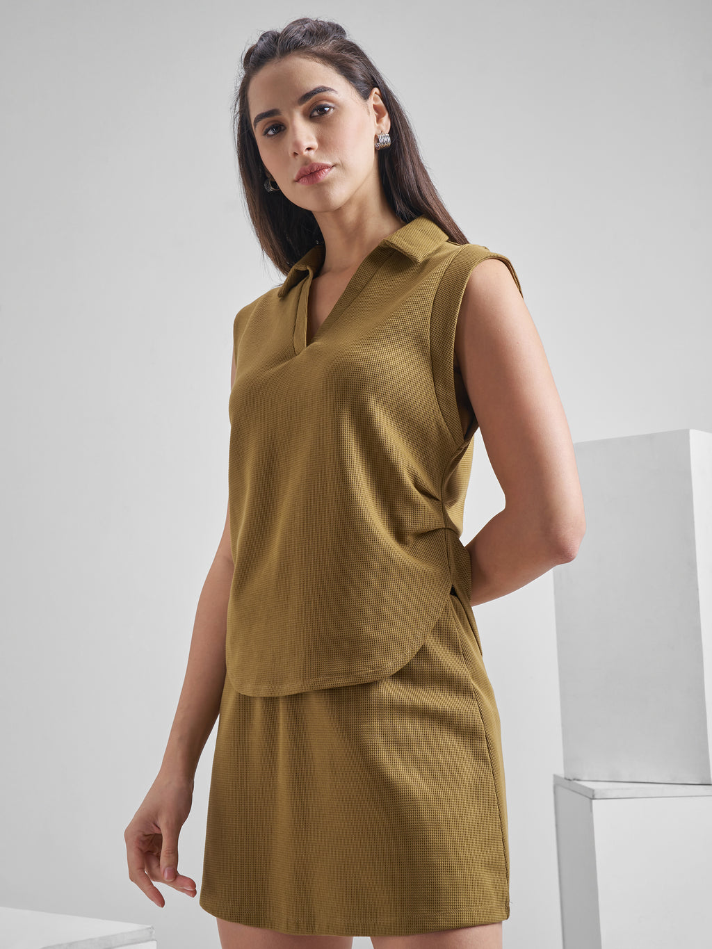 Street By Tokyo Talkies Women Brown Solid Polo Collar Oversized Fit T-Shirt - Brown - Image 4