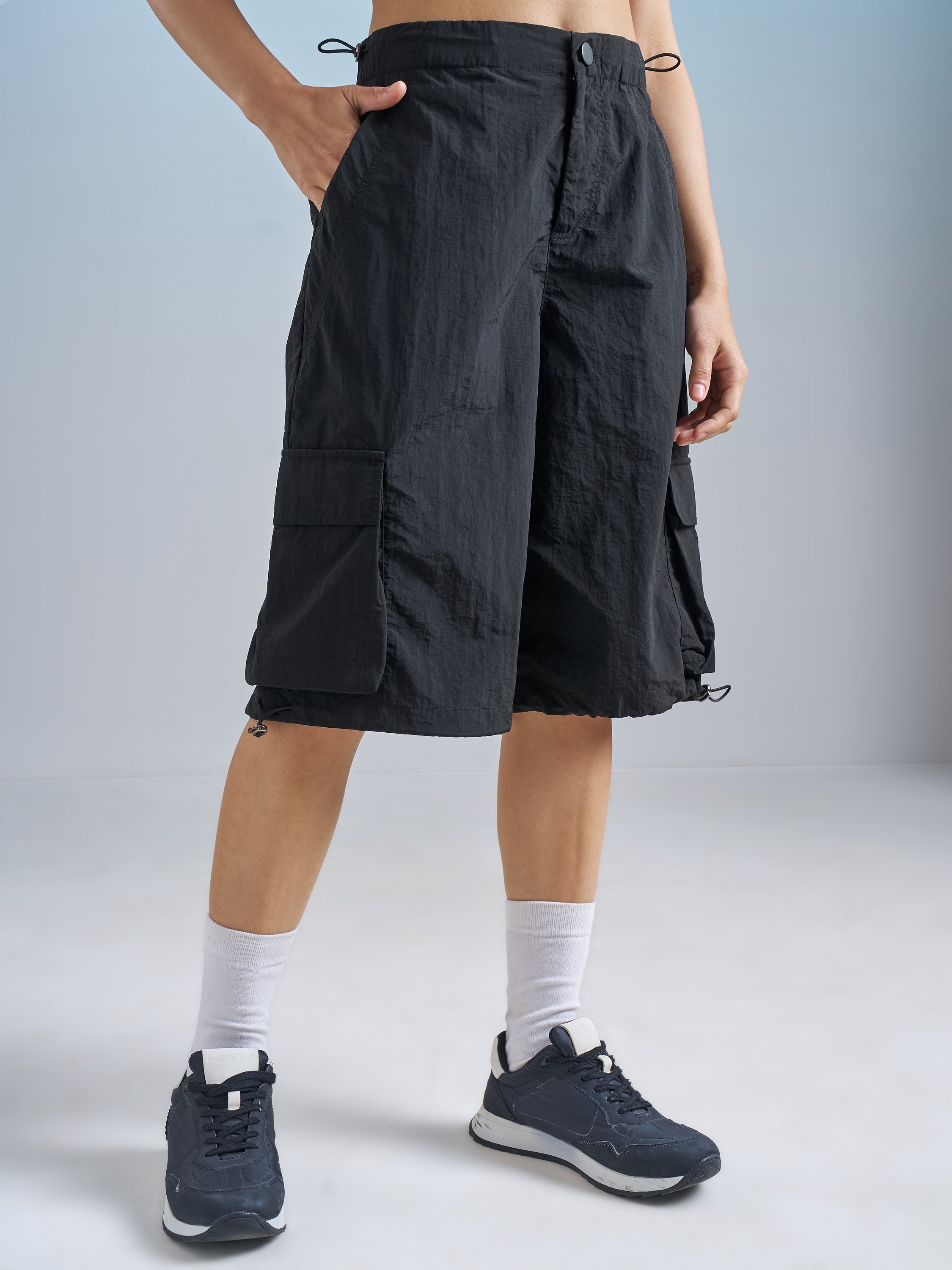 Street By Tokyo Talkies Women Black Relaxed Fit Cargo Shorts - Black - Image 6