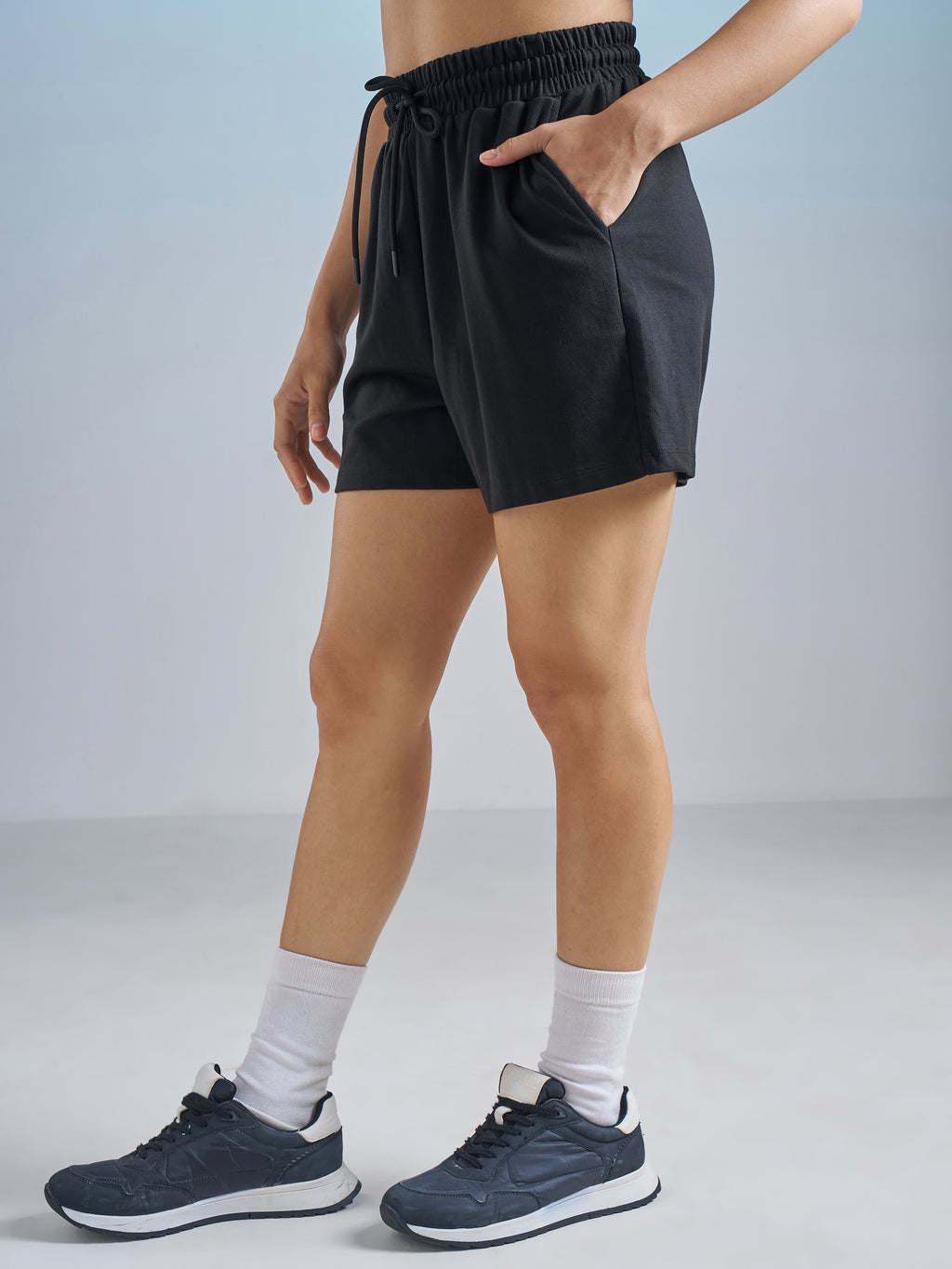 Street By Tokyo Talkies Women Black Relaxed Fit Cargo Shorts - Black - Image 4