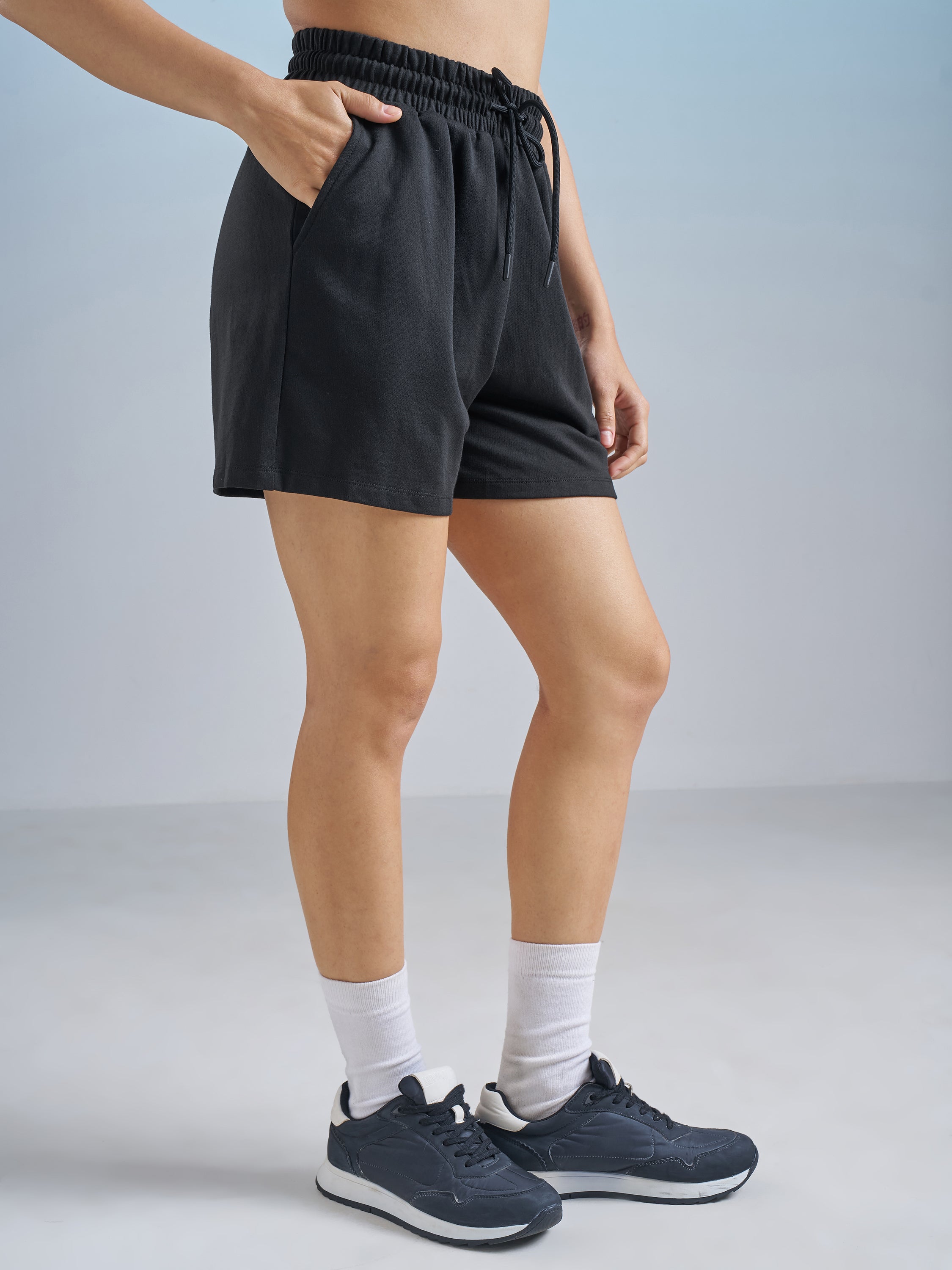Street By Tokyo Talkies Women Black Relaxed Fit Cargo Shorts - Black - Image 6