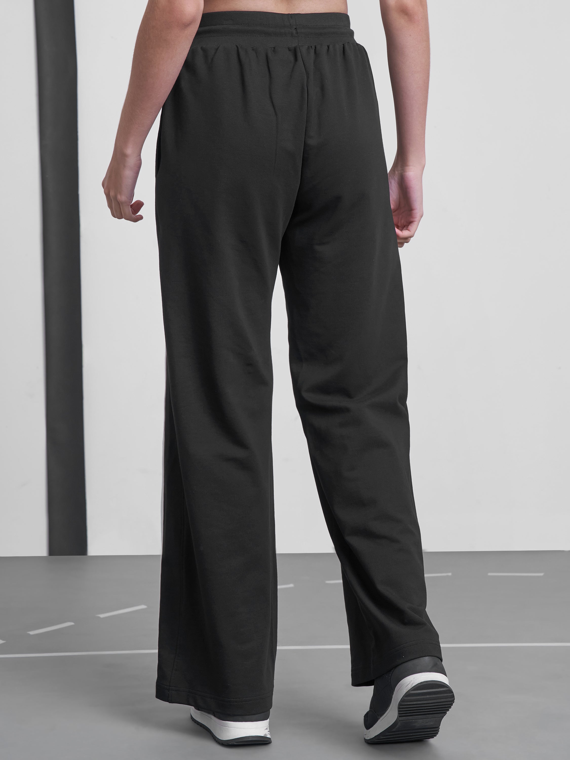 Street By Tokyo Talkies Women Black Regular Fit Track Pant - Black - Image 3