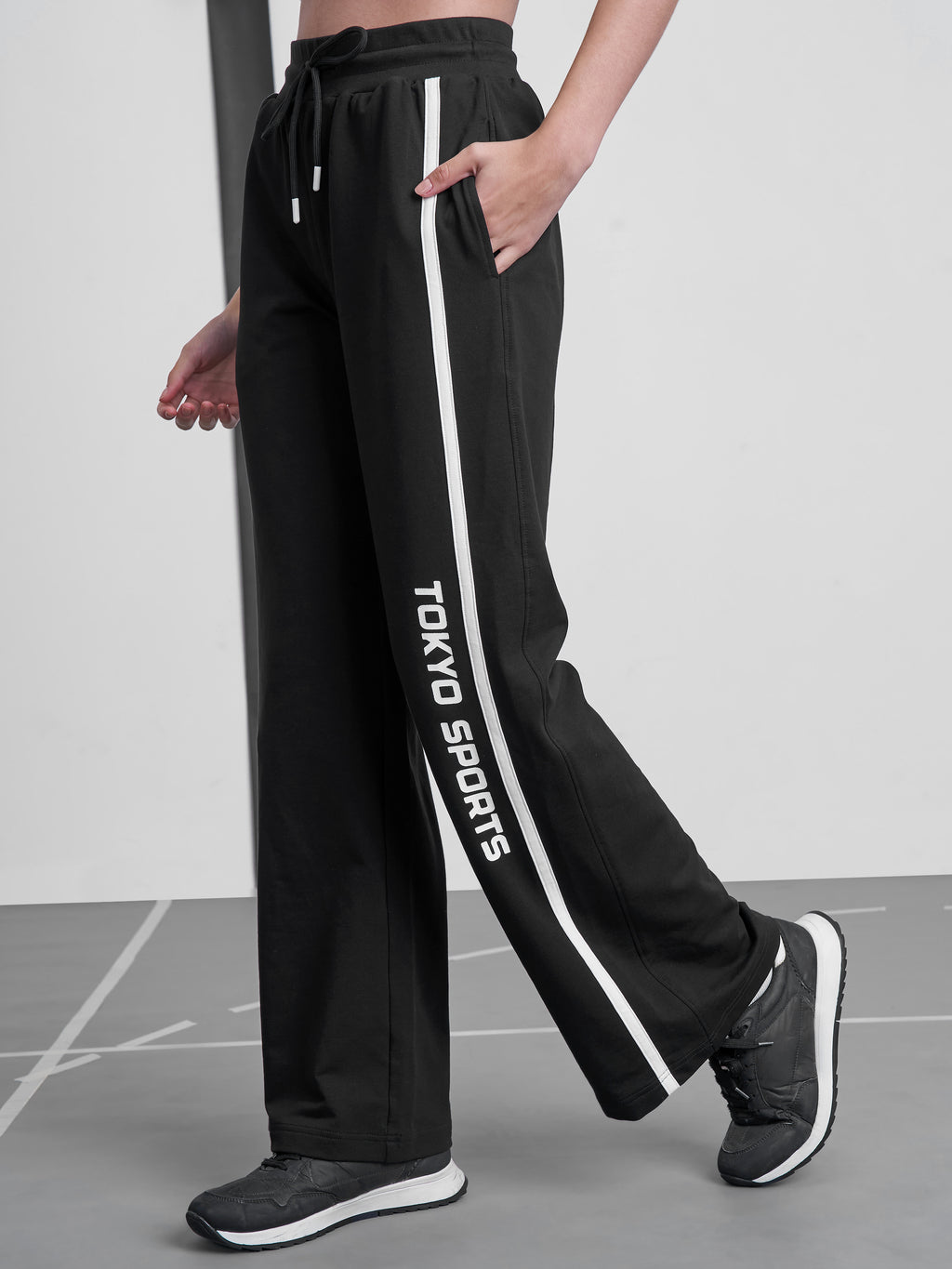 Street By Tokyo Talkies Women Black Regular Fit Track Pant - Black - Image 4