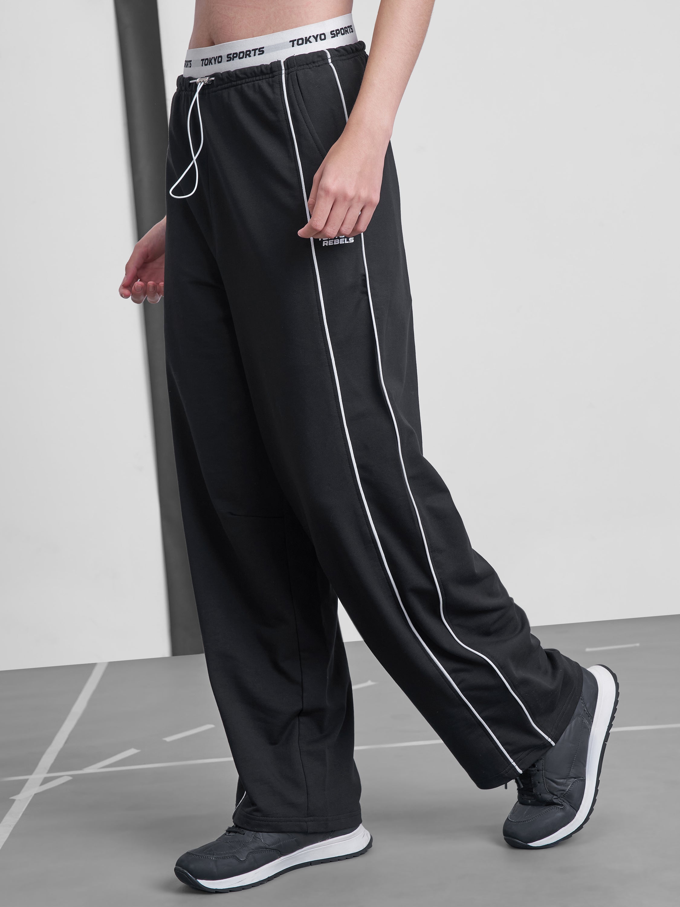 Street By Tokyo Talkies Women Black Relaxed Fit Track Pant - Black - Image 4