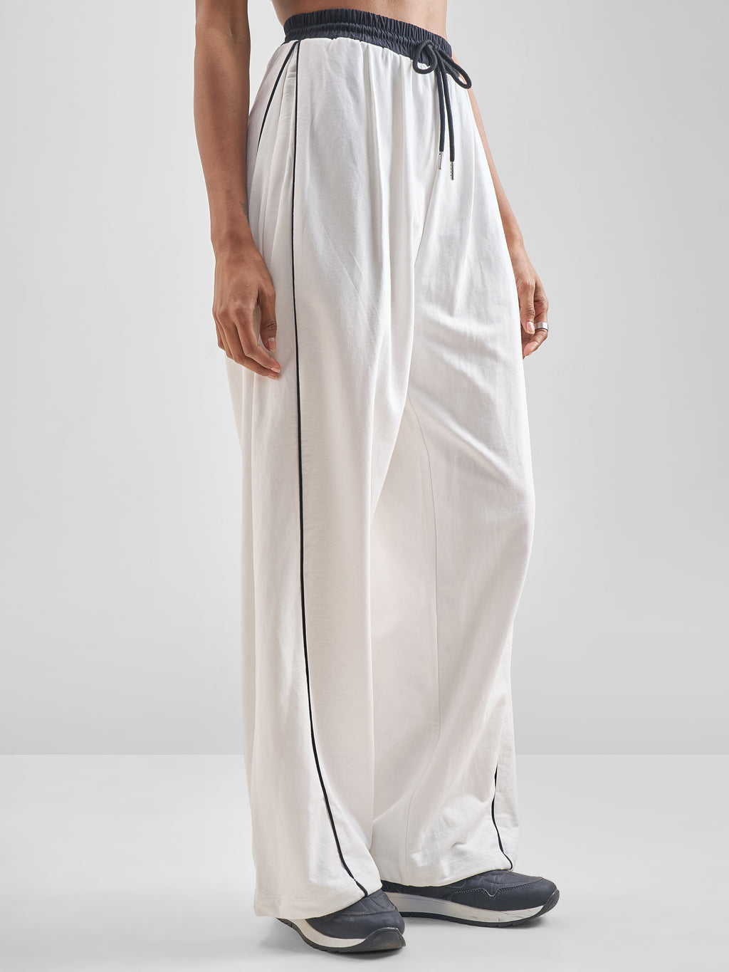 Street By Tokyo Talkies Women White Wide Leg Track Pant - White - Image 6