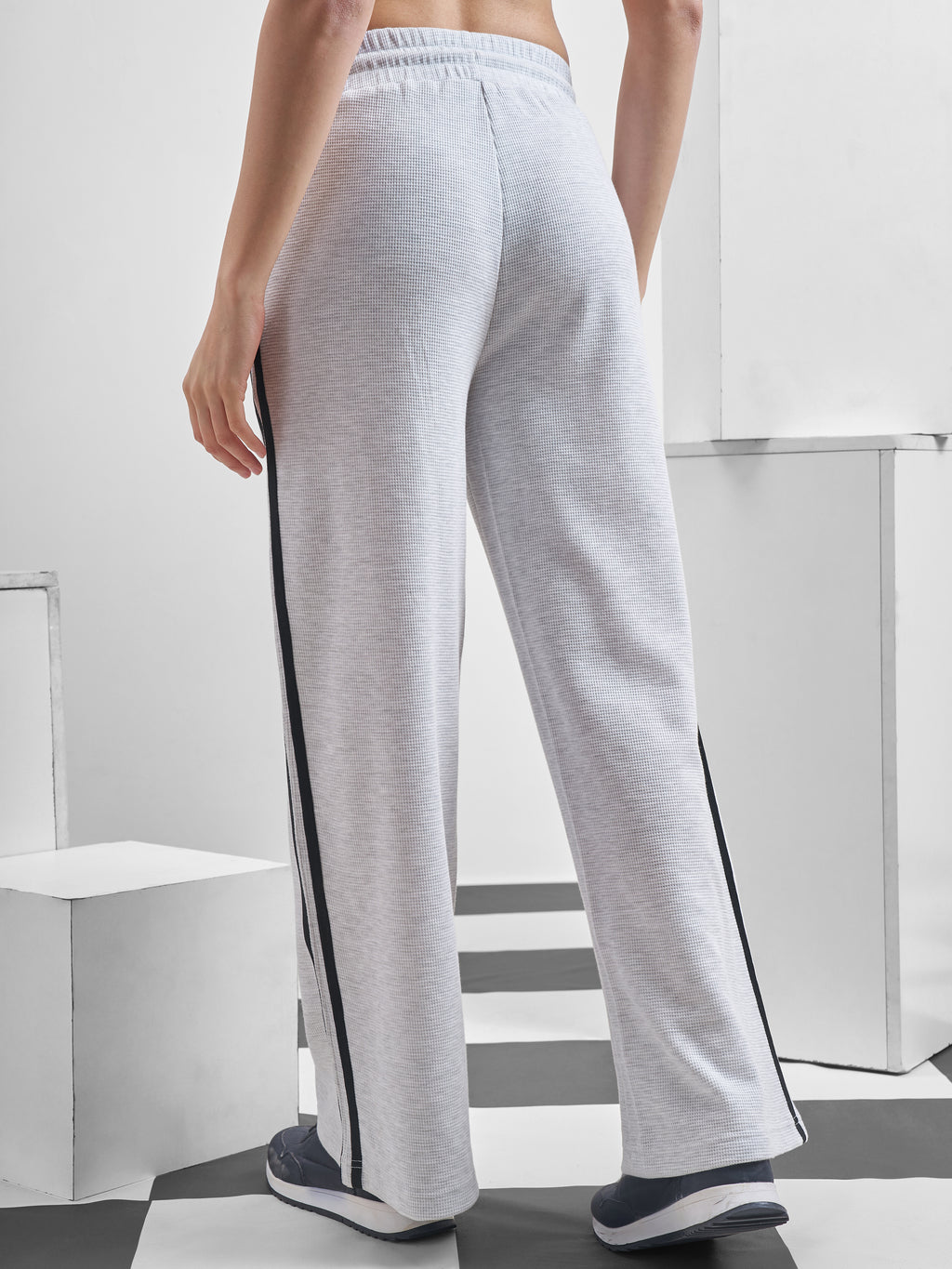 Street By Tokyo Talkies Women Grey Relaxed Fit Track Pant - Grey - Image 3
