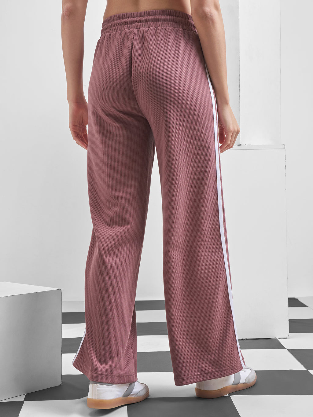 Street By Tokyo Talkies Women Mauve Relaxed Fit Track Pant - Mauve - Image 3