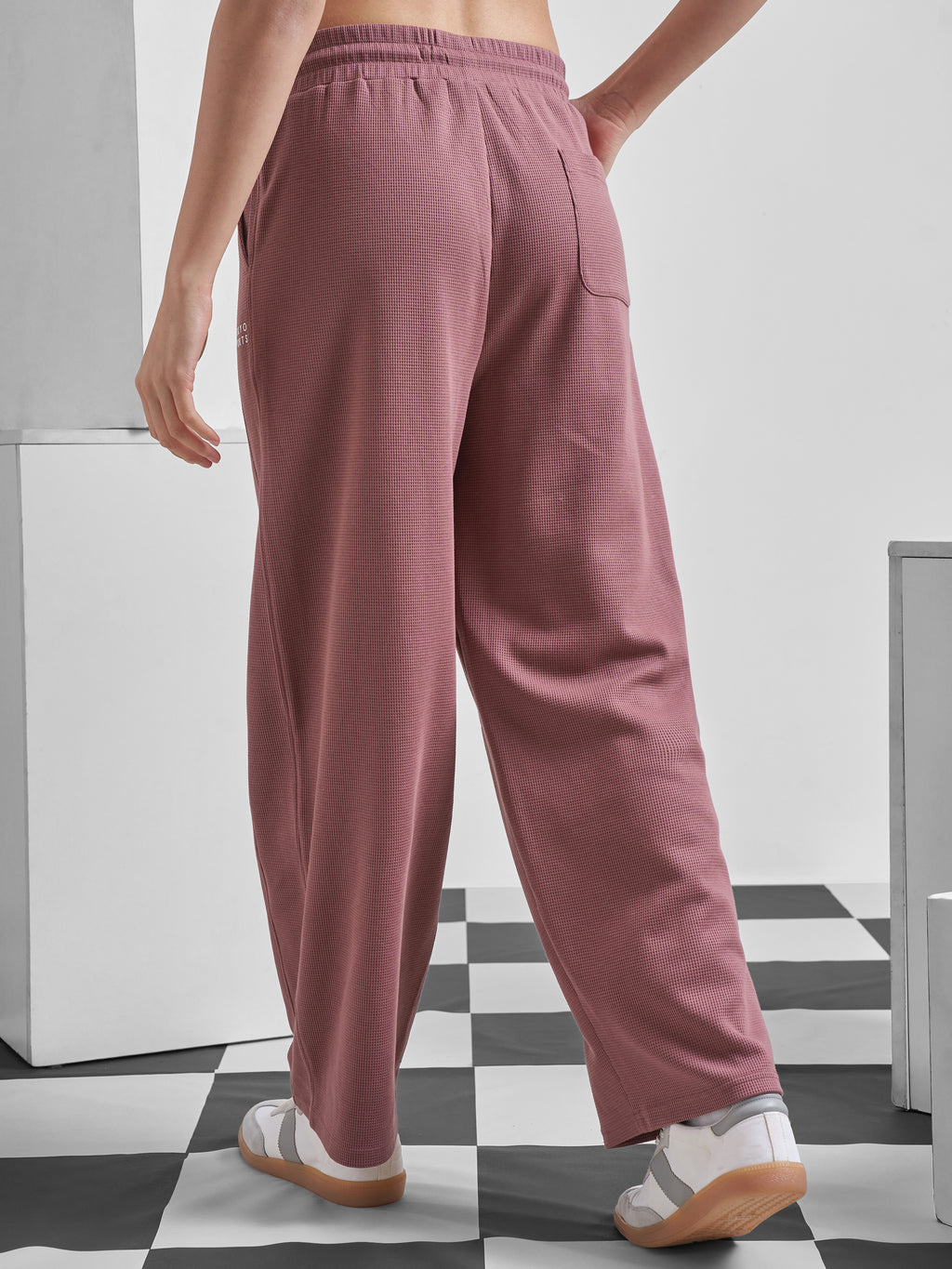 Street By Tokyo Talkies Women Mauve Relaxed Fit Track Pant - Mauve - Image 3
