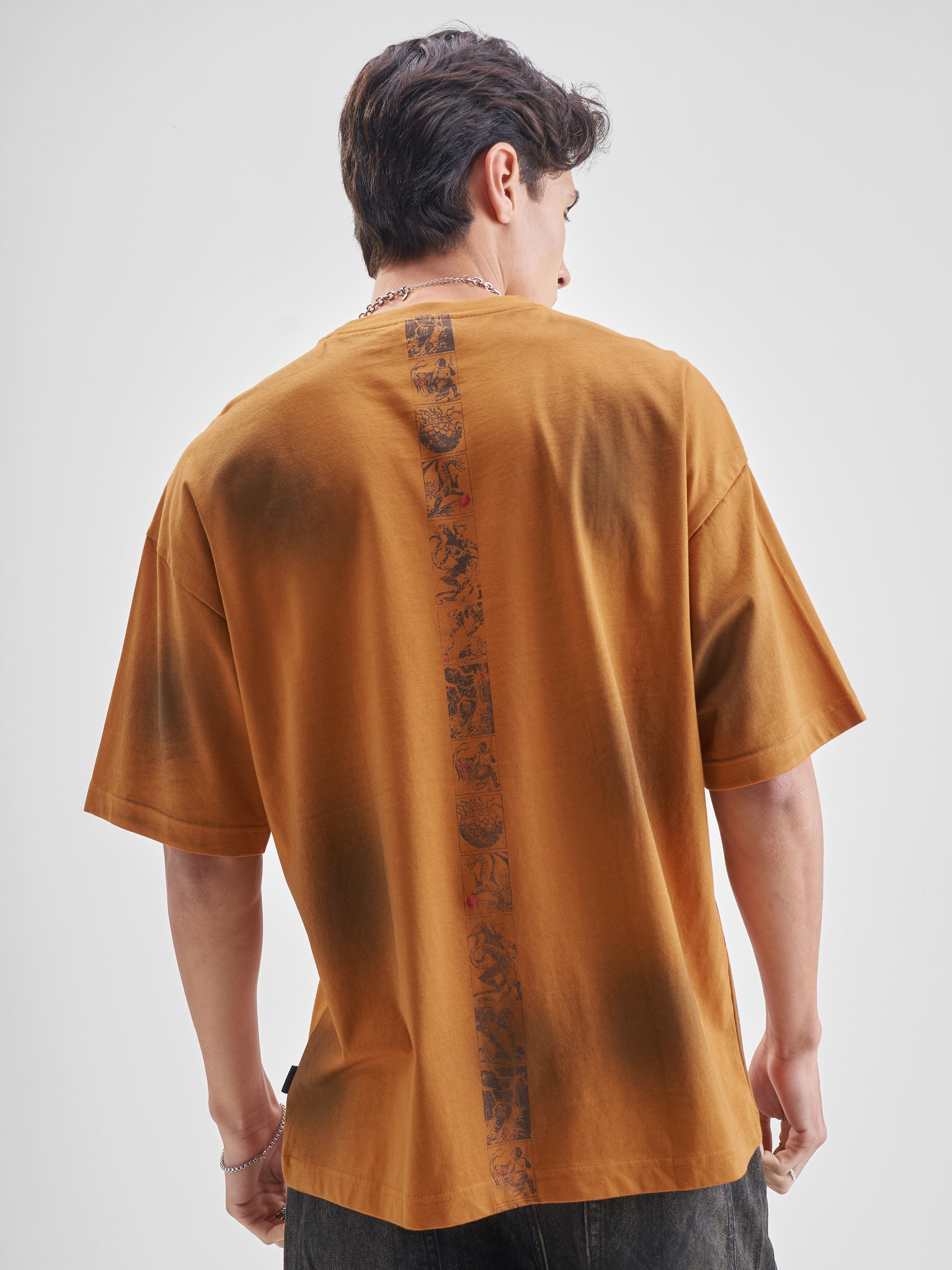 Highlander Men Rust Dungeons And Dragons Printed Round Neck Oversized Fit T-Shirt - Rust - Image 3