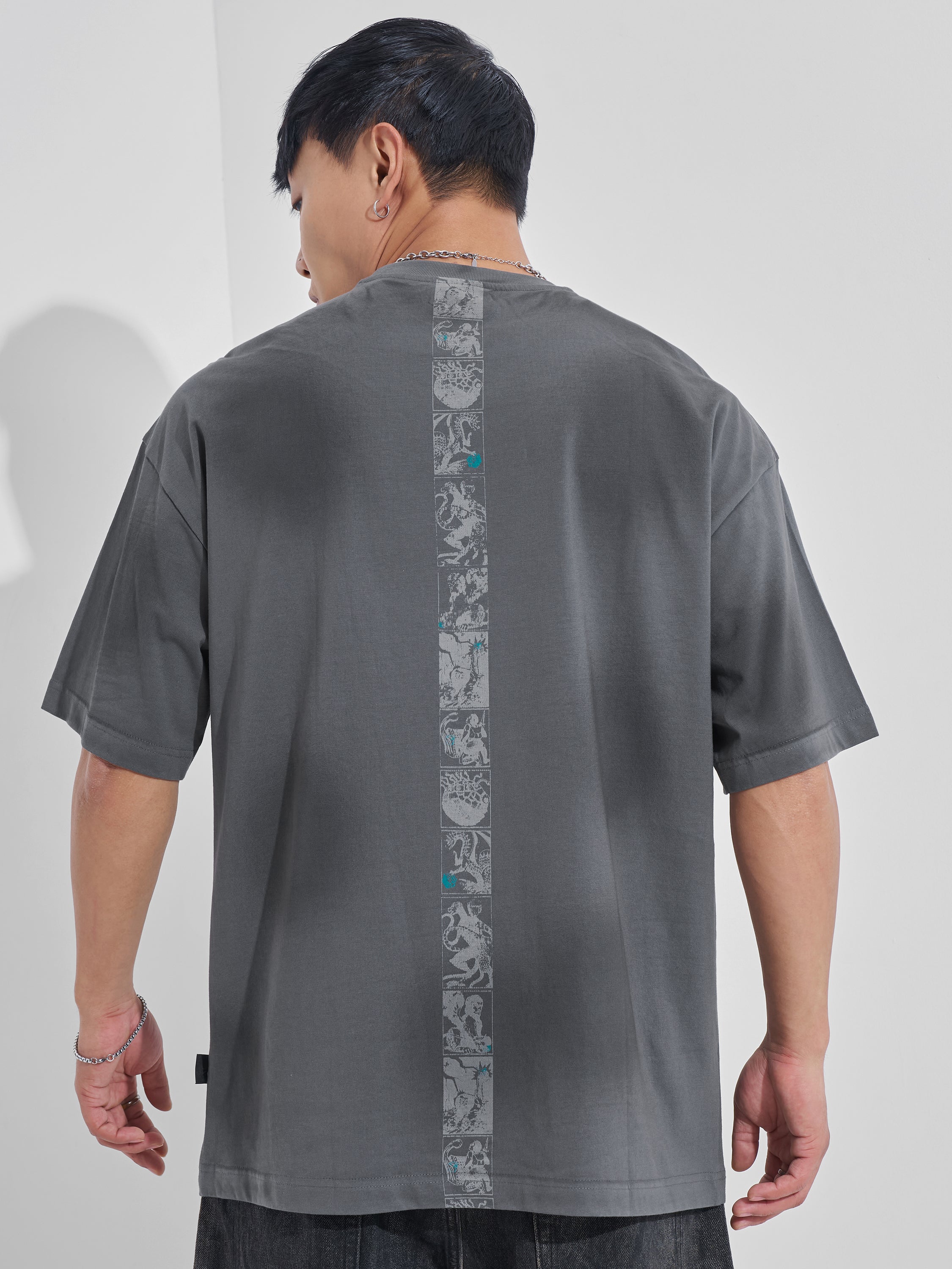 Highlander Men Grey Dungeons And Dragons Printed Round Neck Oversized Fit T-Shirt - Grey - Image 6