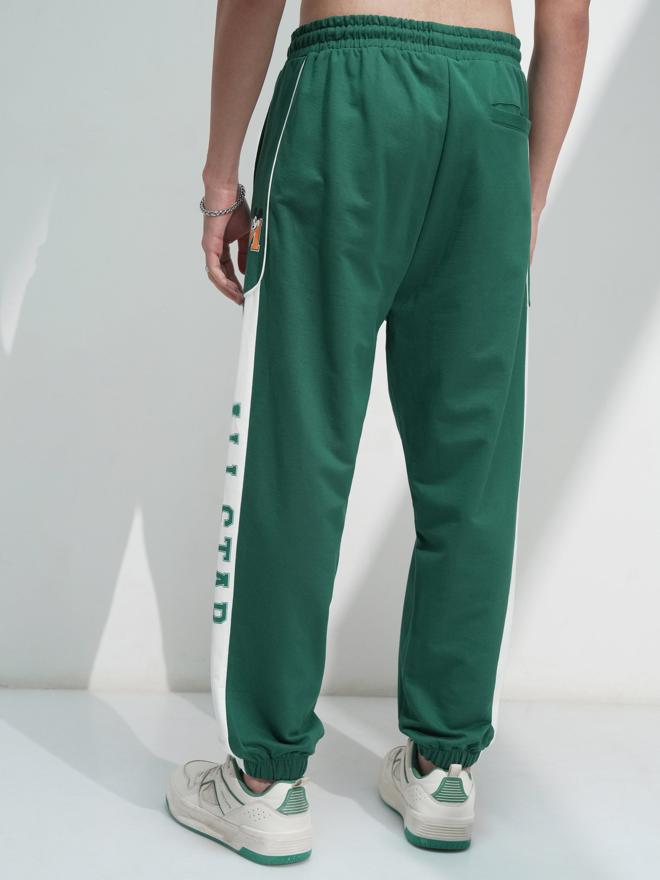 Disney By Highlander Men Green Mickey Mouse Solid Relaxed Fit Cargos - Green - Image 3