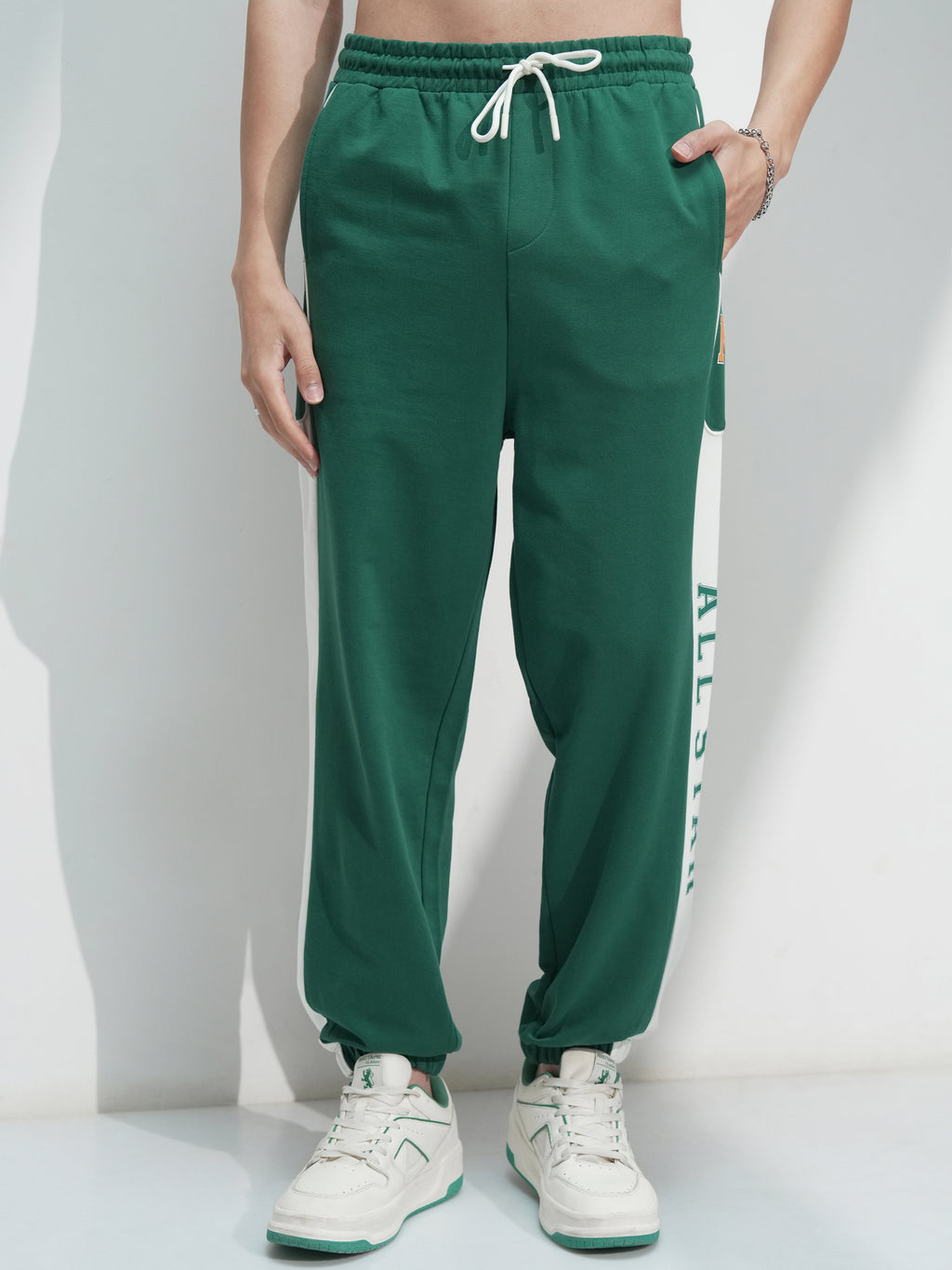 Disney By Highlander Men Green Mickey Mouse Solid Relaxed Fit Cargos - Green - Image 4