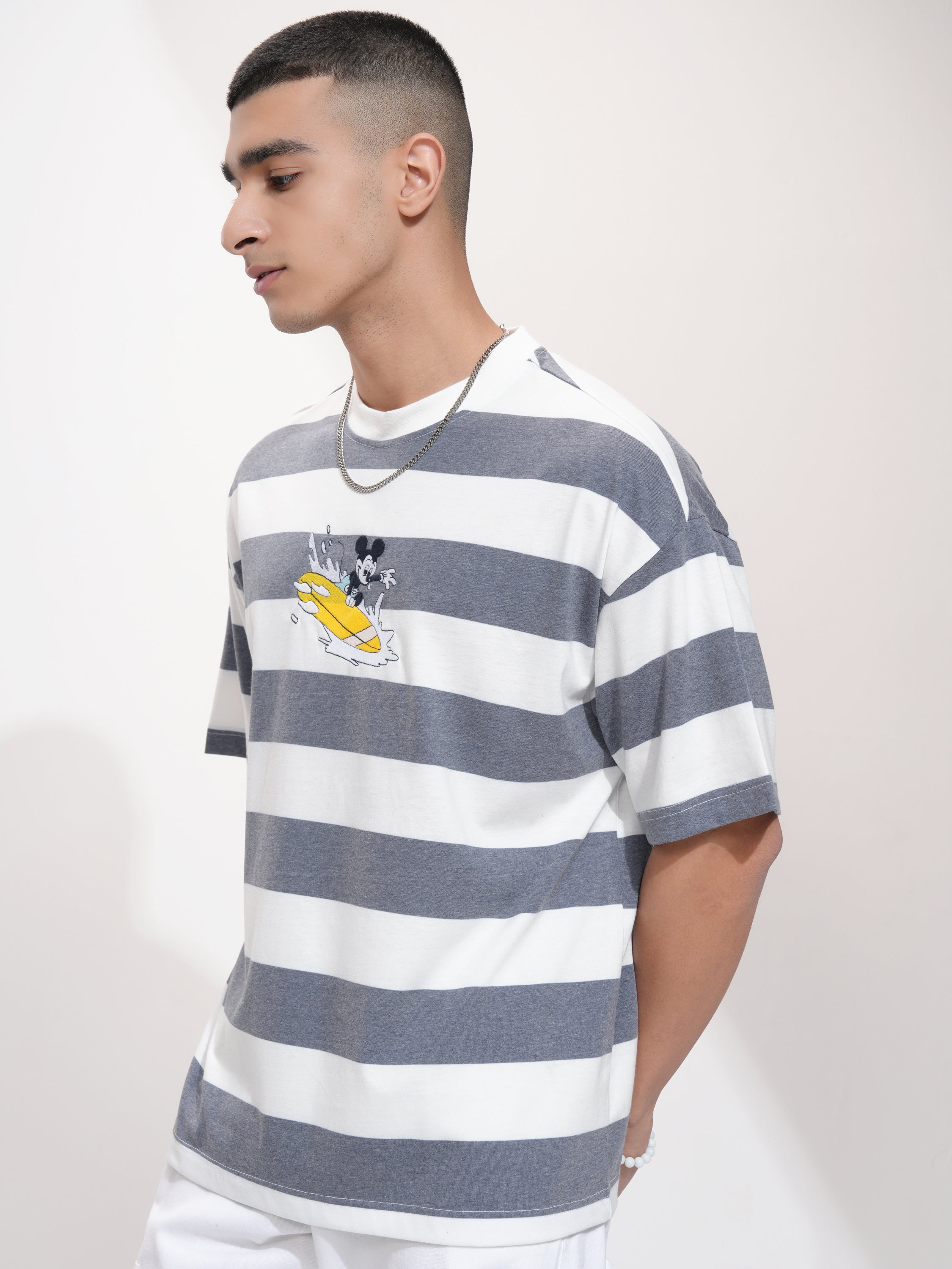 Disney By Highlander Men Navy Blue Mickey Mouse Printed Round Neck Oversized Fit T-Shirt - Navy Blue - Image 4