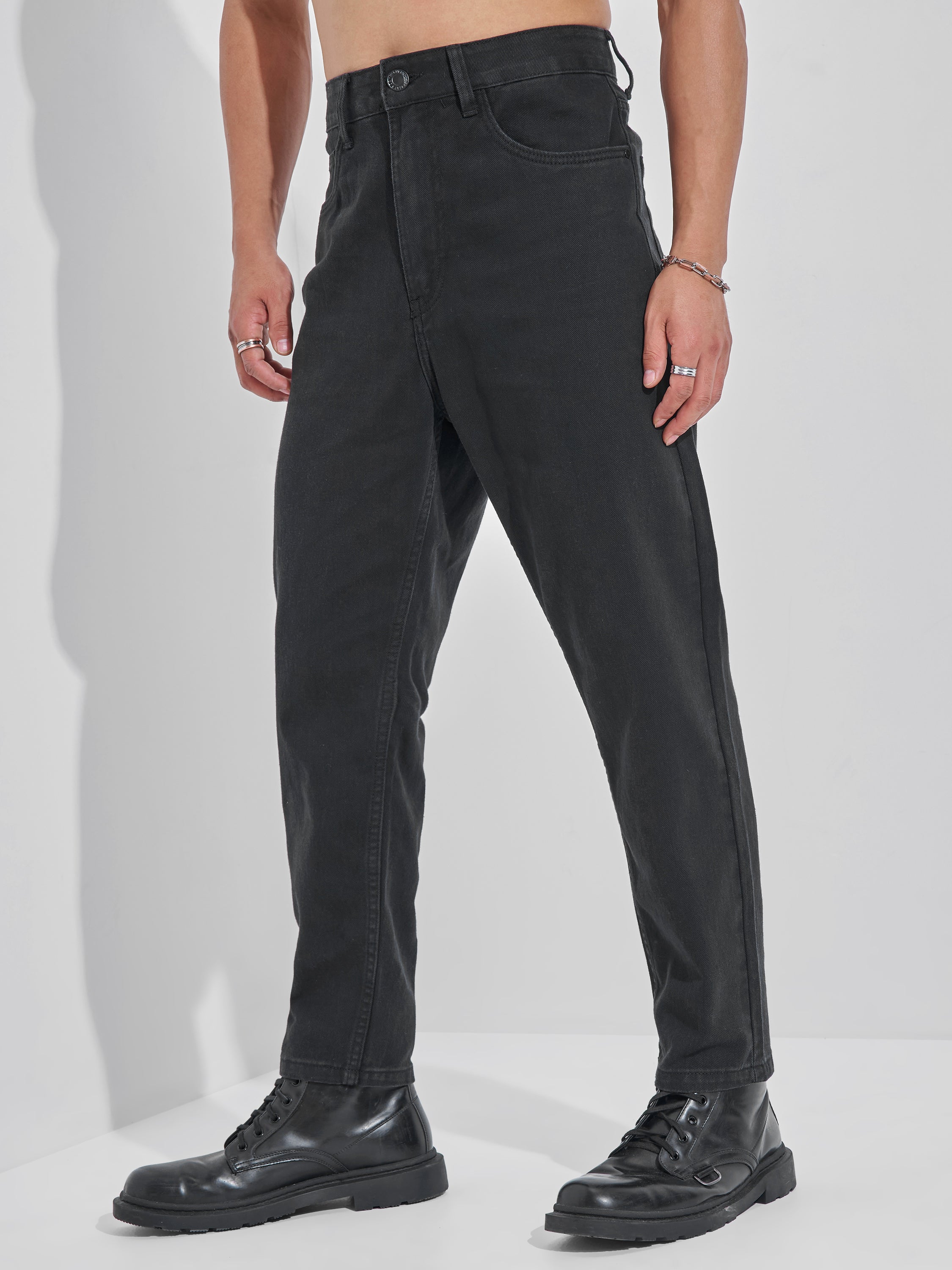 Highlander Men Black Tapered Fit Stretchable Jeans - Black - Image 4