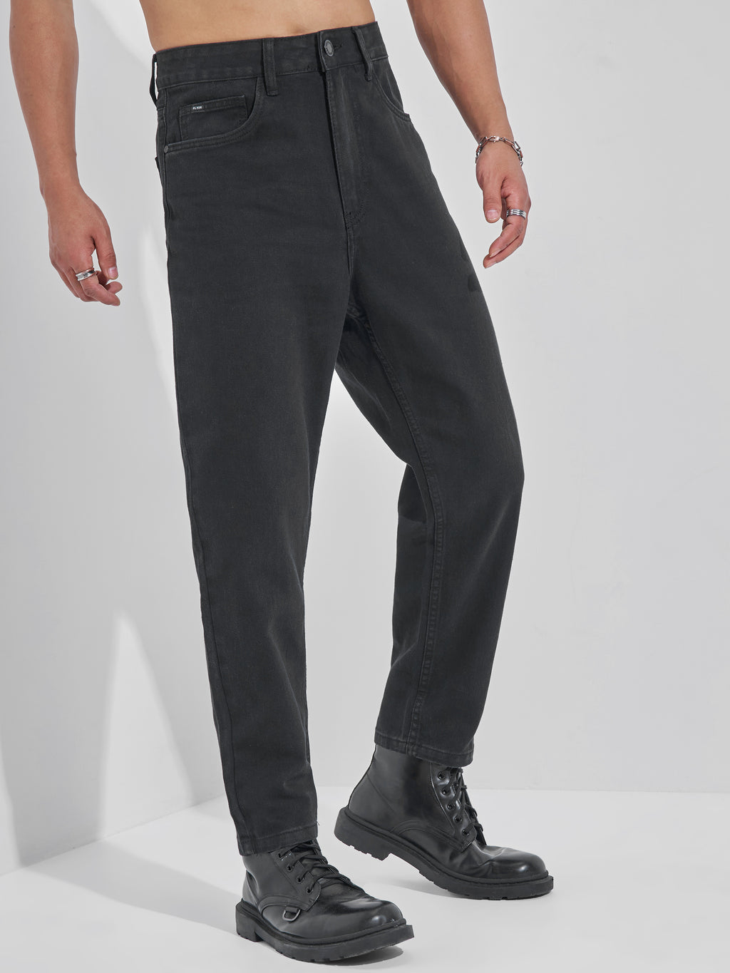 Highlander Men Black Tapered Fit Stretchable Jeans - Black - Image 6