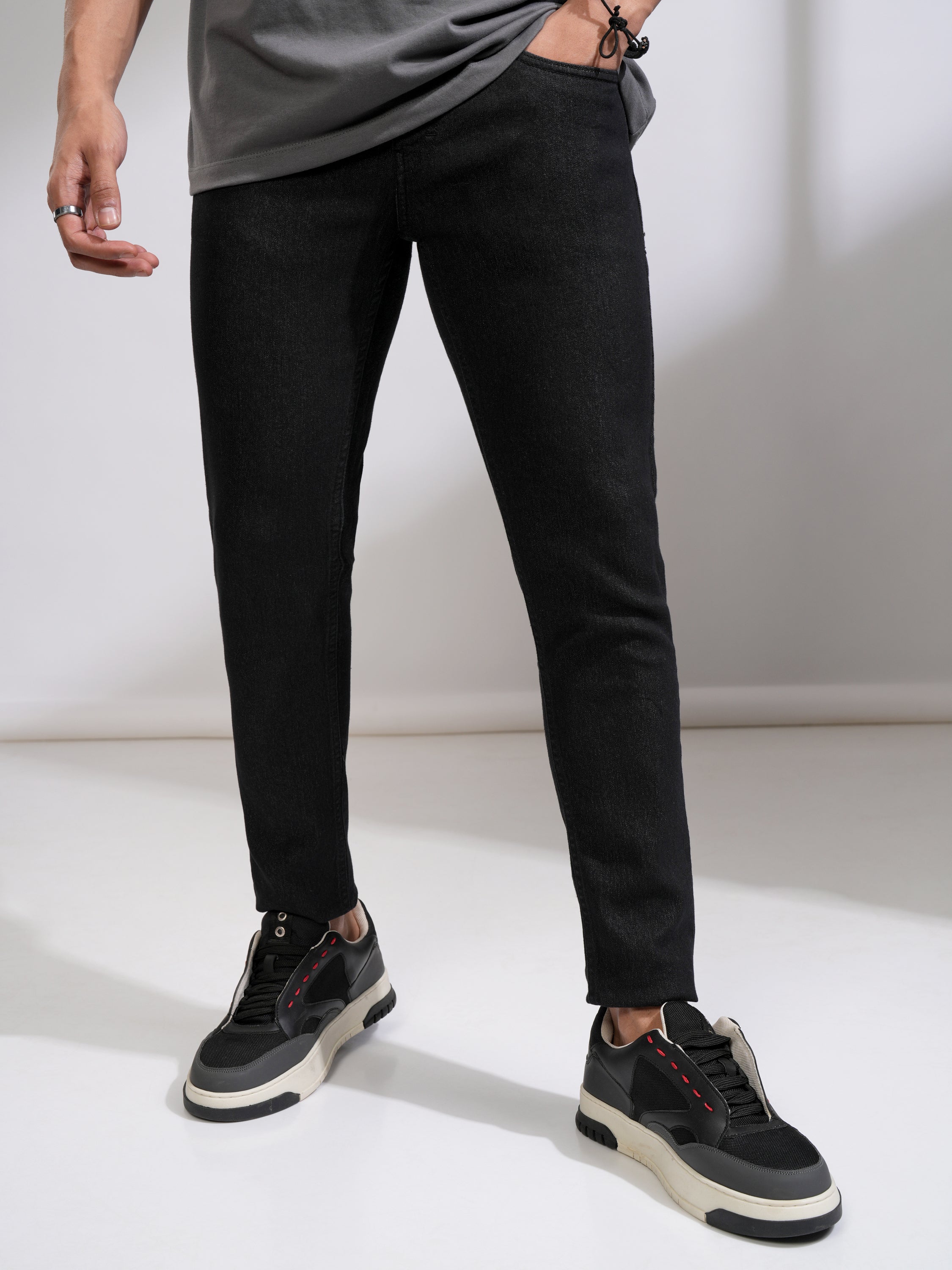 Highlander Men Black Tapered Fit Stretchable Jeans - Black - Image 1