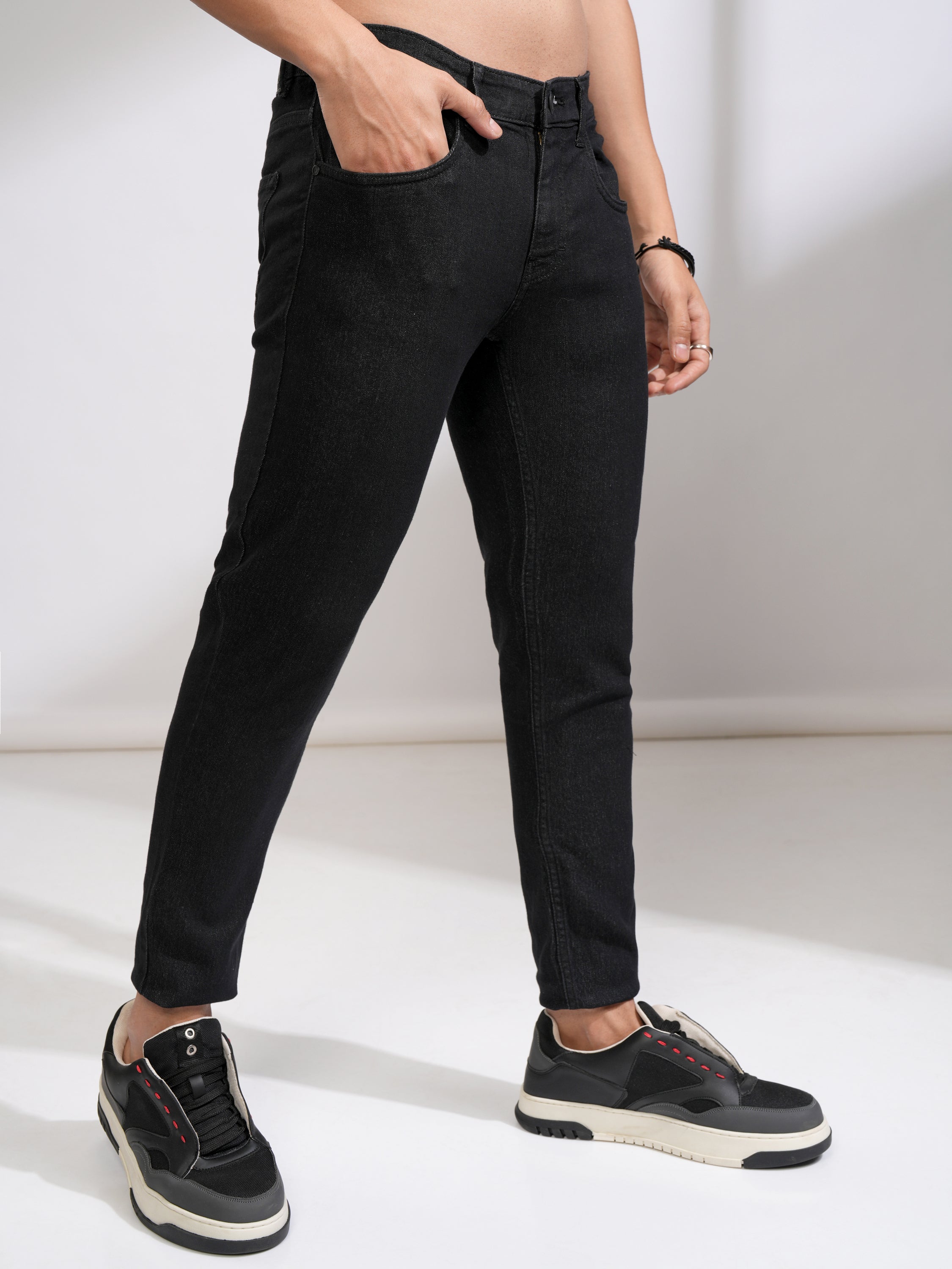 Highlander Men Black Tapered Fit Stretchable Jeans - Black - Image 6