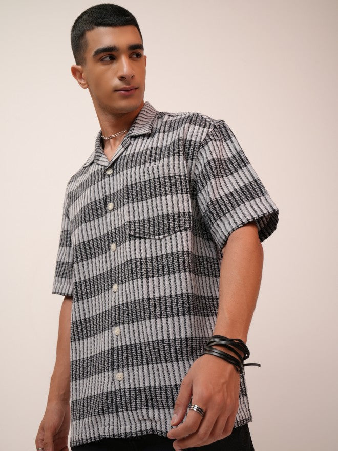 Highlander Men Grey Textured Oversized Fit Casual Shirt - Grey - Image 4