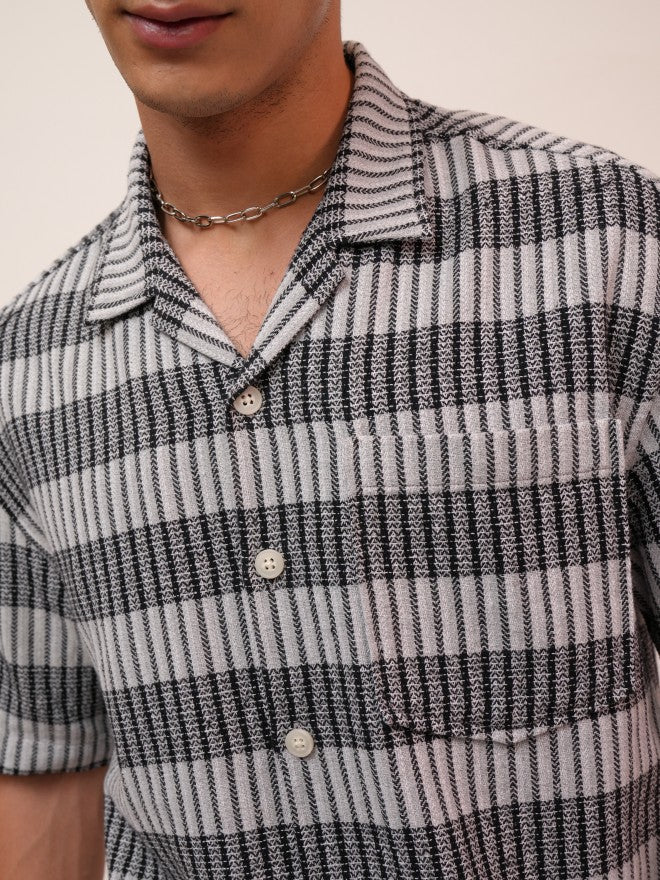 Highlander Men Grey Textured Oversized Fit Casual Shirt - Grey - Image 5