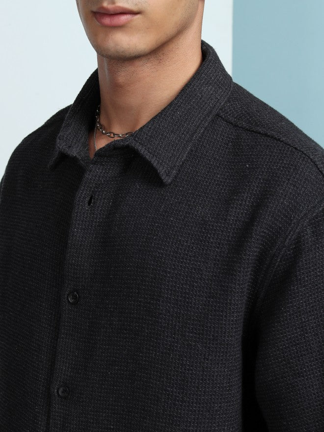 Highlander Men Black Solid Oversized Fit Casual Shirt - Black - Image 5