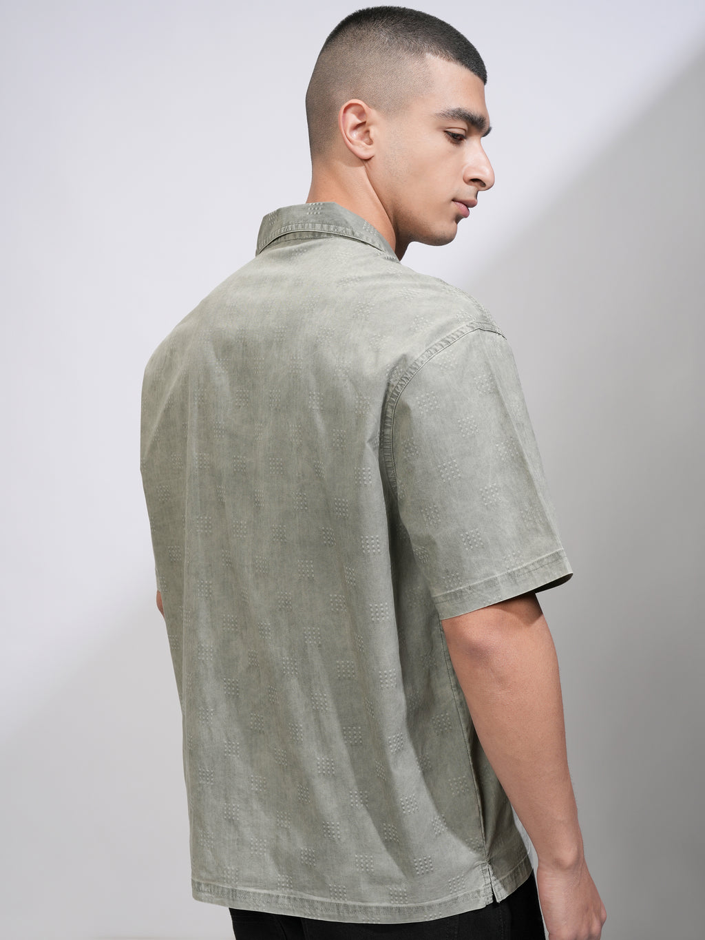 Highlander Men Green Textured Oversized Fit Casual Shirt - Green - Image 3