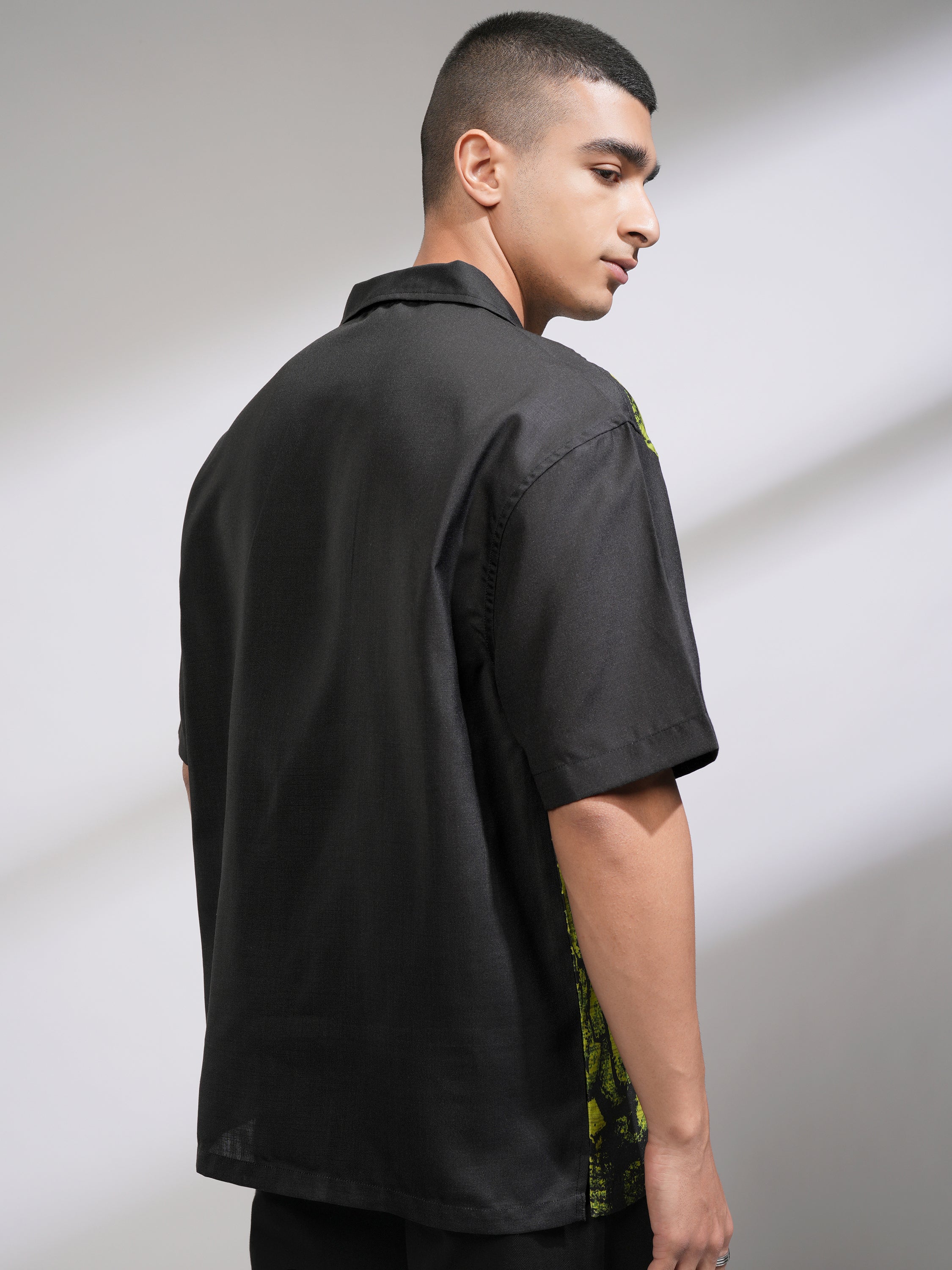 Highlander Men Black Printed Oversized Fit Casual Shirt - Black - Image 3