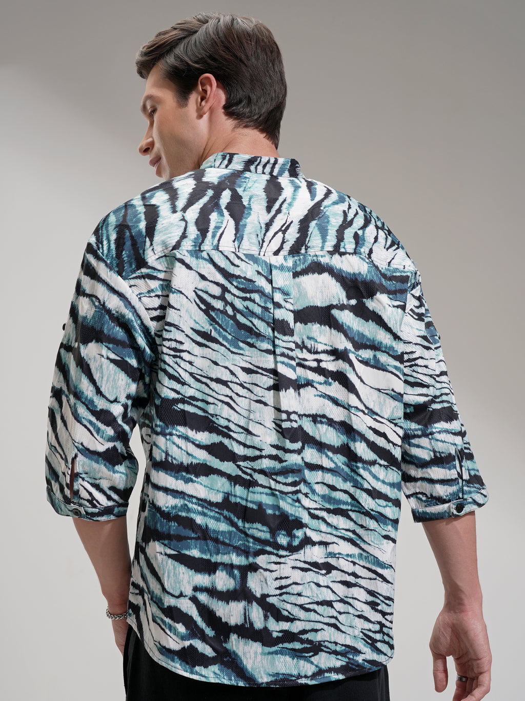 Highlander Men Blue Printed Oversized Fit Casual Shirt - Blue - Image 3