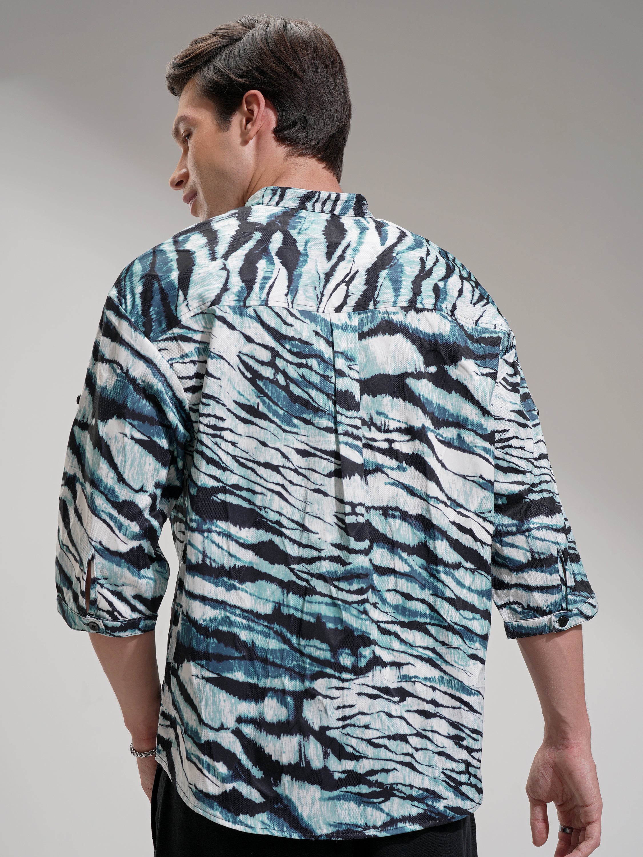Highlander Men Blue Printed Oversized Fit Casual Shirt - Blue - Image 3