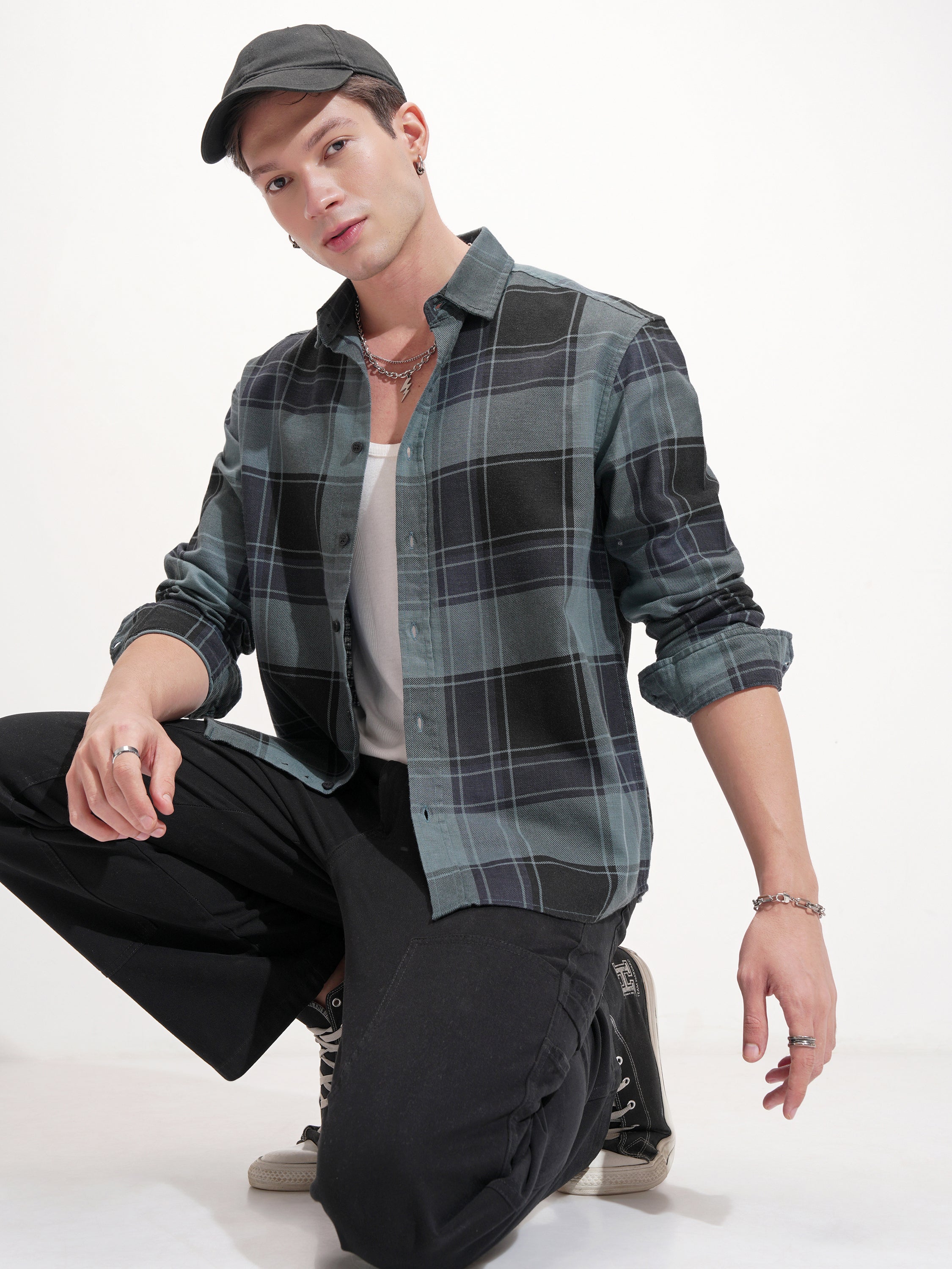 Highlander Men Blue Checked Relaxed Fit Casual Shirt - Blue - Image 2