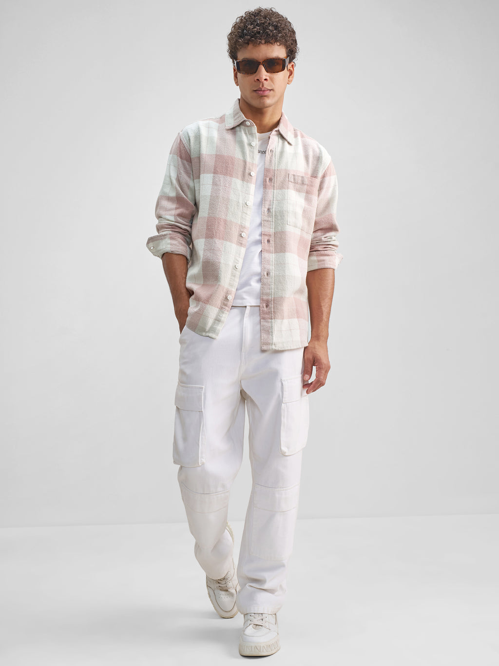 Highlander Men Pink Checked Relaxed Fit Casual Shirt - Pink - Image 2