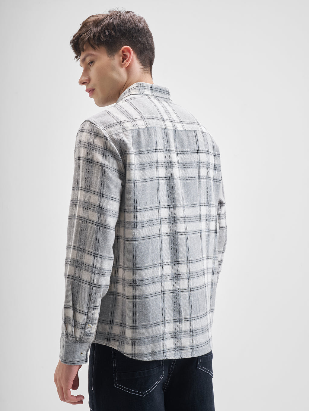 Highlander Men Grey Checked Oversized Fit Casual Shirt - Grey - Image 3