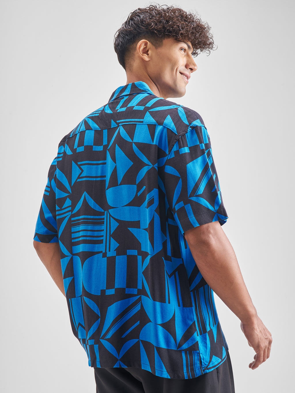 Highlander Men Blue Blue Printed Oversized Fit Casual Shirt - Blue - Image 3