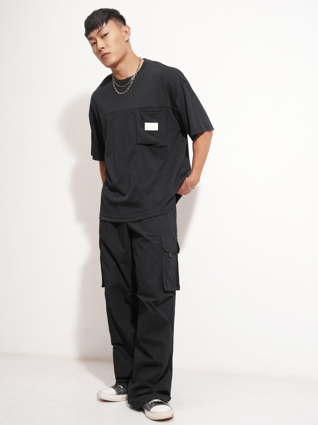 Highlander Men Black Solid Round Neck Oversized Fit T-Shirt - Black - Image 2