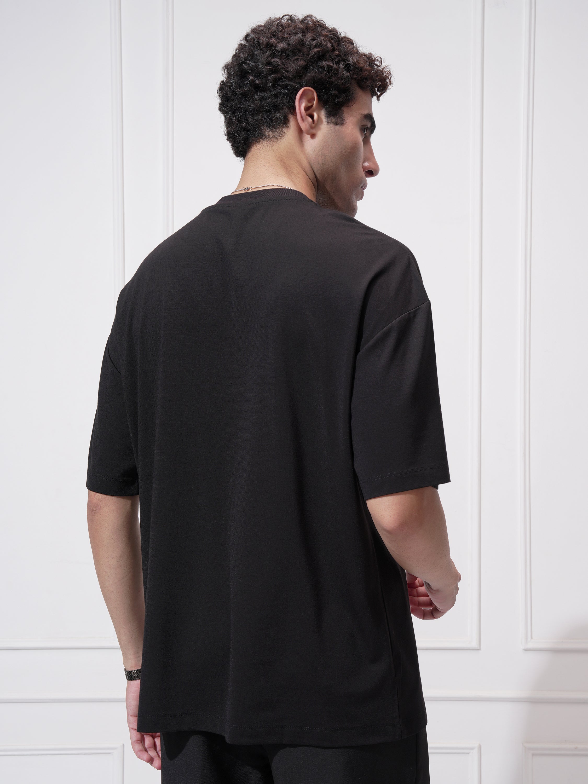Highlander Men Black Solid Round Neck Oversized Fit T-Shirt - Black - Image 3